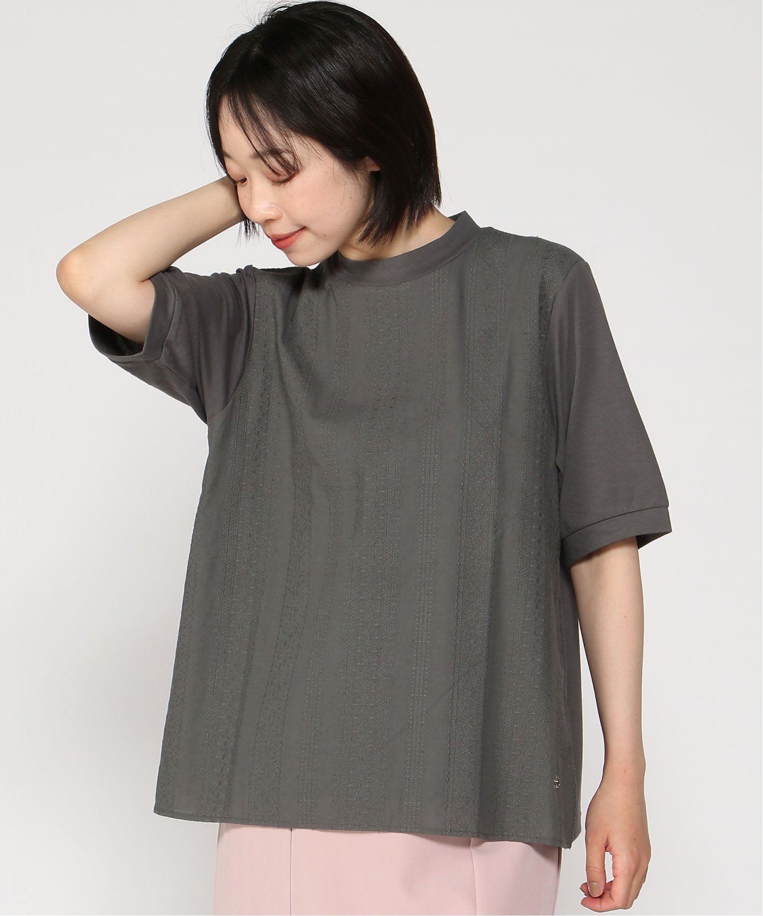 【クロコダイル/CROCODILE】のレース刺繍 ドッキング カットソー 人気、トレンドファッション・服の通販 founy(ファニー) 　ファッション　Fashion　レディースファッション　Fashion for Women　トップス・カットソー　Cut & Sew Tops　カットソー・ベーシックTシャツ　Cut-and-Sewn Tops / Stretch Tees & Basics　カットソー　Cut and Sewn Top　スタンド　Stand Collar, Upright Stand　ドッキング　Docking, Mixed Material　パープル　Purple, Violet　レース　Lace, Lace Fabric　エレガント 上品　Elegant　 other-1|ID: prp329100004640351 ipo3291000000033454800