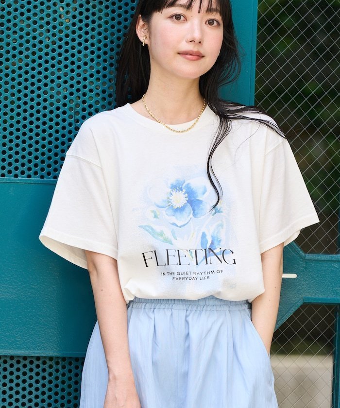 【フリークスストア/FREAK'S STORE】のflower painting Tシャツ 25SS インテリア・キッズ・メンズ・レディースファッション・服の通販 founy(ファニー) 　ファッション　Fashion　レディースファッション　Fashion for Women　トップス・カットソー　Cut & Sew Tops　シャツ・ブラウス・オフィスカジュアル　Elegant Blouses & Button-Ups　ロングTシャツ・Tシャツ　Longline T-Shirts & Tees　2025年　2025　2025春夏・S/S　Spring/Summer 2025 SS25　カットソー　Cut and Sewn Top　フラワー　Flower, Floral　プリント　Print, Printed Pattern　夏　Summer　S/S・春夏　SS, Spring/Summer, Warm Season　ブルー|ID: prp329100004640524 ipo3291000000033457099