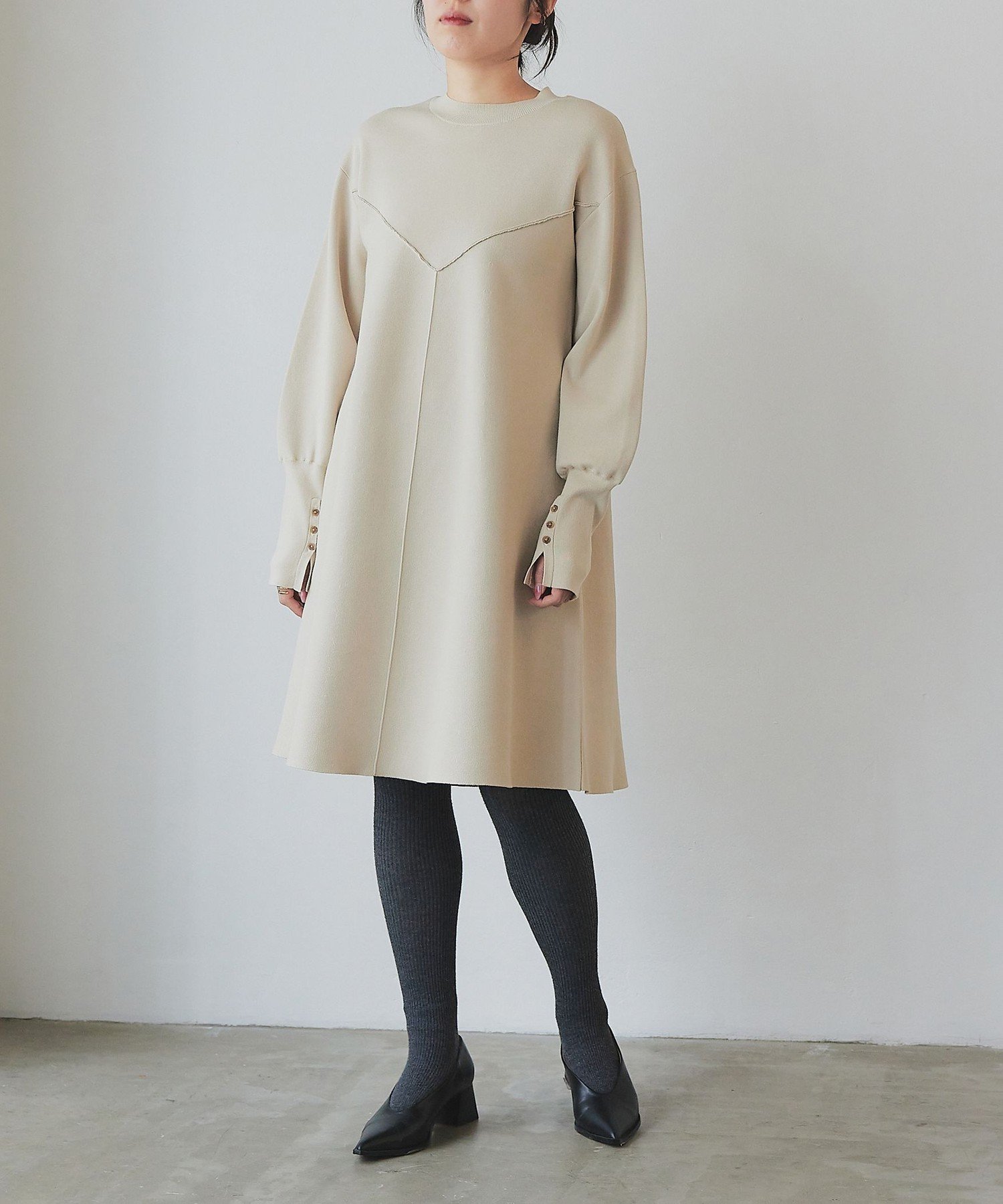 【ユナイテッドアローズ/UNITED ARROWS】のEMMEL REFINES EM Vキリカエ ミニ Aライン ワンピース インテリア・キッズ・メンズ・レディースファッション・服の通販 founy(ファニー) 　ファッション　Fashion　レディースファッション　Fashion for Women　ワンピース　Dresses　秋　Autumn　タイツ　Tights, Legwear　トレンド　Trend, Trending Now　人気　Popular, Best Seller　フィット　Fit, Slim Fit　フェミニン　Feminine, Girly　フレア　Flare, Flared　フロント　Front, Front Design　ミラノリブ　Milano Rib, Milano Stitch　ロング　Long, Long-Length　冬　Winter / This Winter　アウトレット　Outlet / Clearance　2024年　2024　2024-2025秋冬・A/W　Autumn/Winter 2024–25 AW24–25　NATURAL|ID: prp329100004640590 ipo3291000000033954500