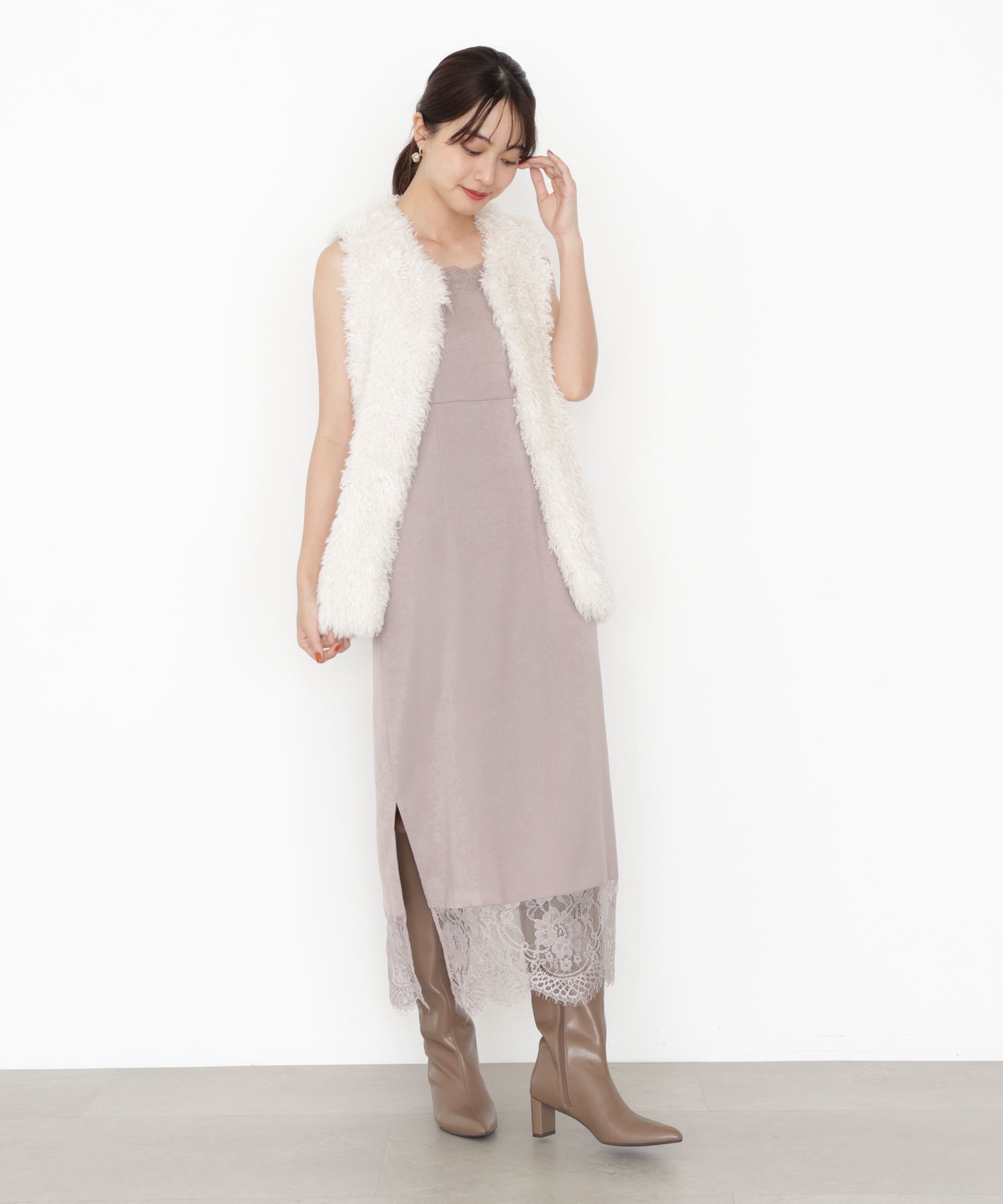 【プロポーション ボディドレッシング/PROPORTION BODY DRESSING】のレース付きキャミワンピース インテリア・キッズ・メンズ・レディースファッション・服の通販 founy(ファニー) 　ファッション　Fashion　レディースファッション　Fashion for Women　ワンピース　Dresses　キャミソールワンピース　Camisole Dresses　インナー　Innerwear　キャミワンピース　Cami Dress, Slip Dress　ジャケット　Jacket, Outerwear　スリット　Slit, Slit Detail　トレンド　Trend, Trending Now　レース　Lace, Lace Fabric　エレガント 上品　Elegant　秋　Autumn　モカ1|ID: prp329100004640684 ipo3291000000033458585
