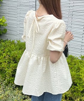 【フューティアランド/futier land】のふくれジャガードペプラムブラウス 人気、トレンドファッション・服の通販 founy(ファニー) ファッション Fashion レディースファッション Fashion for Women トップス・カットソー Cut & Sew Tops シャツ・ブラウス・オフィスカジュアル Elegant Blouses & Button-Ups イエロー Yellow スキニー Skinny, Slim Fit スラックス Slacks, Dress Pants トレンド Trend, Trending Now フレア Flare, Flared ペプラム Peplum, Flared Hem 人気 Popular, Best Seller 今季 This Season, Current Season 切替 Switching, Contrast Panel 定番 Standard, Basic Item |ID:prp329100004641337