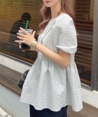 【フューティアランド/futier land】のふくれジャガードペプラムブラウス 人気、トレンドファッション・服の通販 founy(ファニー) ファッション Fashion レディースファッション Fashion for Women トップス・カットソー Cut & Sew Tops シャツ・ブラウス・オフィスカジュアル Elegant Blouses & Button-Ups イエロー Yellow スキニー Skinny, Slim Fit スラックス Slacks, Dress Pants トレンド Trend, Trending Now フレア Flare, Flared ペプラム Peplum, Flared Hem 人気 Popular, Best Seller 今季 This Season, Current Season 切替 Switching, Contrast Panel 定番 Standard, Basic Item thumbnail ライトグレー|ID: prp329100004641337 ipo3291000000033608722