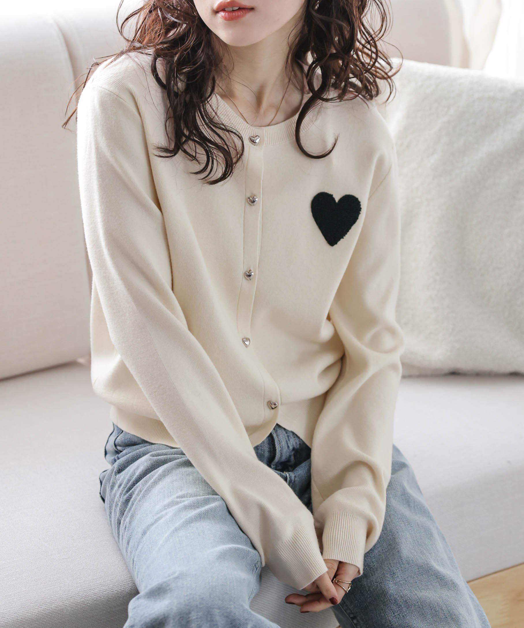 【ラジュール/Lajour】のハートニットカーディガン インテリア・キッズ・メンズ・レディースファッション・服の通販 founy(ファニー) ファッション Fashion レディースファッション Fashion for Women トップス・カットソー Cut & Sew Tops ニット Knit Tops & Sweaters カーディガン・羽織り Layered Style Cardigans カーディガン Cardigan, Knitwear シルバー Silver, Metallic Silver デニム Denim, Jeans Material フェミニン Feminine, Girly ロング Long, Long-Length 夏 Summer 春 Spring アイボリー|ID: prp329100004641517 ipo3291000000034883264