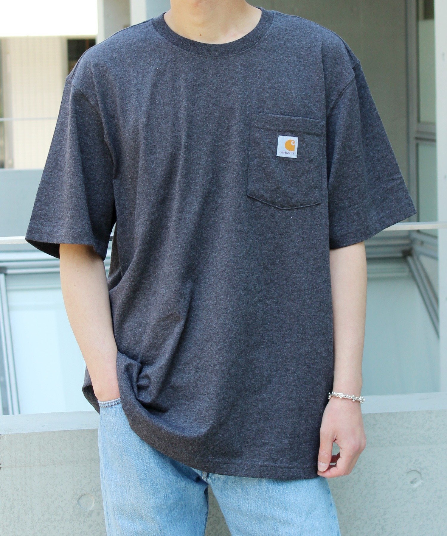 【イールド/yield / MEN】の【carhartt】カーハート Workwear 1/2-Sleeve T-Shirts ビッグシルエット ポケット半袖 ロゴ Tシャツ トップス K87 インテリア・キッズ・メンズ・レディースファッション・服の通販 founy(ファニー) 　ファッション　Fashion　メンズファッション　Fashion for Men　トップス・カットソー　Cut & Sew Tops　メンズシャツ　Shirts　ロングTシャツ・Tシャツ / 着回し力抜群　Longline T-Shirts & Tees　カットソー　Cut and Sewn Top　ショルダー　Shoulder, Shoulder Strap　ドロップ　Drop Shoulder, Dropped Style　ビッグ　Big, Oversized　ファブリック　Fabric, Textile　ベーシック　Basic, Essential　ポケット　Pocket, Pocket Detail　ルーズ　Loose, Oversized　ワンポイント　One Point, Statement Accent　半袖　Short Sleeve, Half Sleeve　D.GRY|ID: prp329100004641575 ipo3291000000033473214