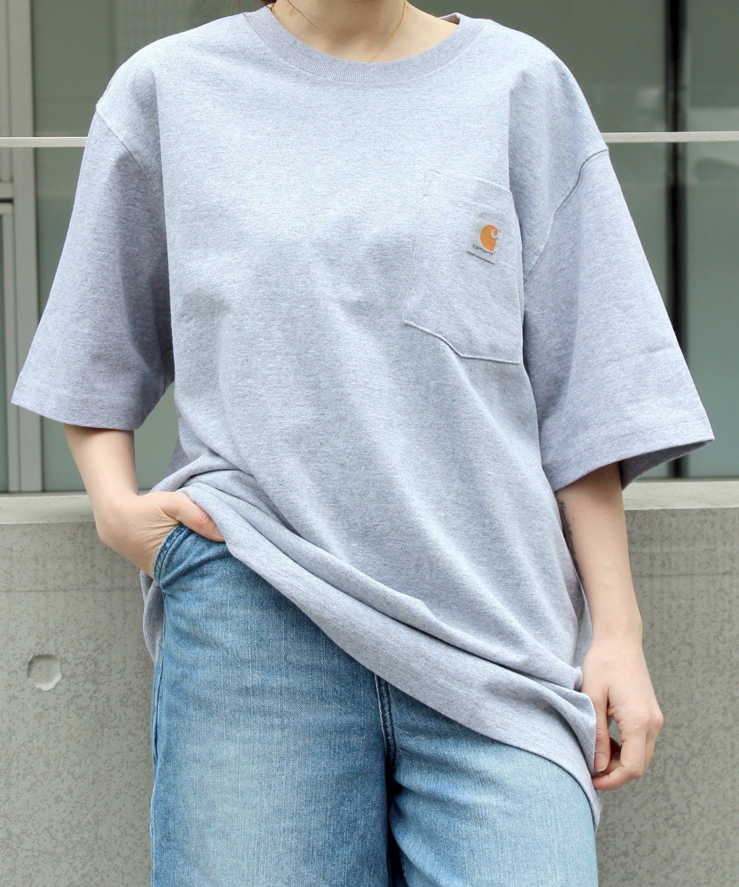 【イールド/yield / MEN】の【carhartt】カーハート Workwear 1/2-Sleeve T-Shirts ビッグシルエット ポケット半袖 ロゴ Tシャツ トップス K87 インテリア・キッズ・メンズ・レディースファッション・服の通販 founy(ファニー) 　ファッション　Fashion　メンズファッション　Fashion for Men　トップス・カットソー　Cut & Sew Tops　メンズシャツ　Shirts　ロングTシャツ・Tシャツ / 着回し力抜群　Longline T-Shirts & Tees　カットソー　Cut and Sewn Top　ショルダー　Shoulder, Shoulder Strap　ドロップ　Drop Shoulder, Dropped Style　ビッグ　Big, Oversized　ファブリック　Fabric, Textile　ベーシック　Basic, Essential　ポケット　Pocket, Pocket Detail　ルーズ　Loose, Oversized　ワンポイント　One Point, Statement Accent　半袖　Short Sleeve, Half Sleeve　GRY|ID: prp329100004641575 ipo3291000000033473216