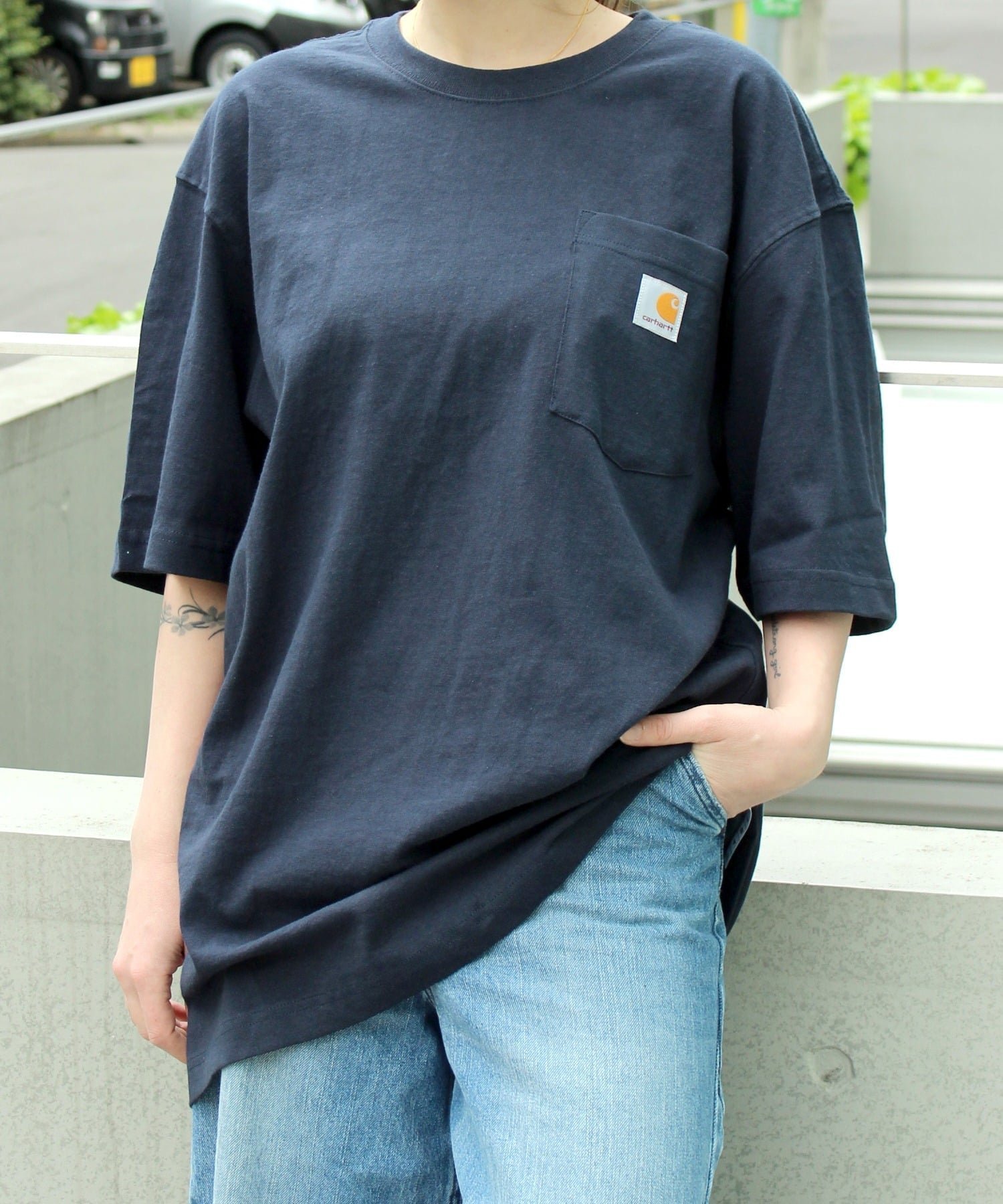 【イールド/yield / MEN】の【carhartt】カーハート Workwear 1/2-Sleeve T-Shirts ビッグシルエット ポケット半袖 ロゴ Tシャツ トップス K87 インテリア・キッズ・メンズ・レディースファッション・服の通販 founy(ファニー) 　ファッション　Fashion　メンズファッション　Fashion for Men　トップス・カットソー　Cut & Sew Tops　メンズシャツ　Shirts　ロングTシャツ・Tシャツ / 着回し力抜群　Longline T-Shirts & Tees　カットソー　Cut and Sewn Top　ショルダー　Shoulder, Shoulder Strap　ドロップ　Drop Shoulder, Dropped Style　ビッグ　Big, Oversized　ファブリック　Fabric, Textile　ベーシック　Basic, Essential　ポケット　Pocket, Pocket Detail　ルーズ　Loose, Oversized　ワンポイント　One Point, Statement Accent　半袖　Short Sleeve, Half Sleeve　NVY|ID: prp329100004641575 ipo3291000000033473222