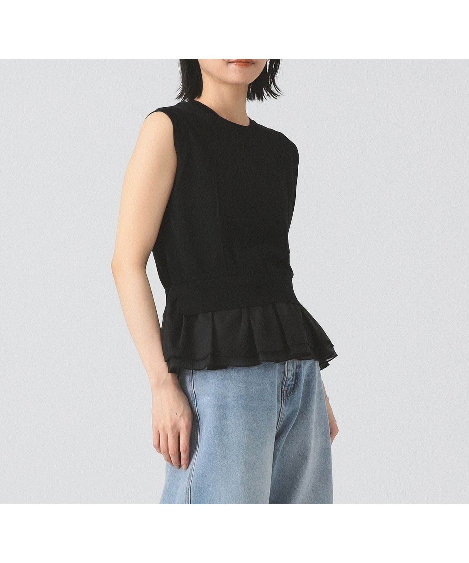 【ビームス ウイメン/BEAMS】のシアー ペプラム クルーネック ノースリーブ ニット インテリア・キッズ・メンズ・レディースファッション・服の通販 founy(ファニー) 　ファッション　Fashion　レディースファッション　Fashion for Women　トップス・カットソー　Cut & Sew Tops　ニット　Knit Tops & Sweaters　キャミソール&ノースリーブ　Camisoles & Sleeveless Tops　インナー　Innerwear　コンパクト　Compact, Small Size　シアー　Sheer, See-Through　ダウン　Down, Puffer　ドッキング　Docking, Mixed Material　ノースリーブ　Sleeveless, No-Sleeve　長袖　Long Sleeve, Full Sleeve　フェミニン　Feminine, Girly　フリル　Frill, Ruffle　ベスト　Vest, Waistcoat　ペプラム　Peplum, Flared Hem　半袖　Short Sleeve, Half Sleeve　羽織　Haori, Light Jacket　BLACK|ID: prp329100004641837 ipo3291000000033476911
