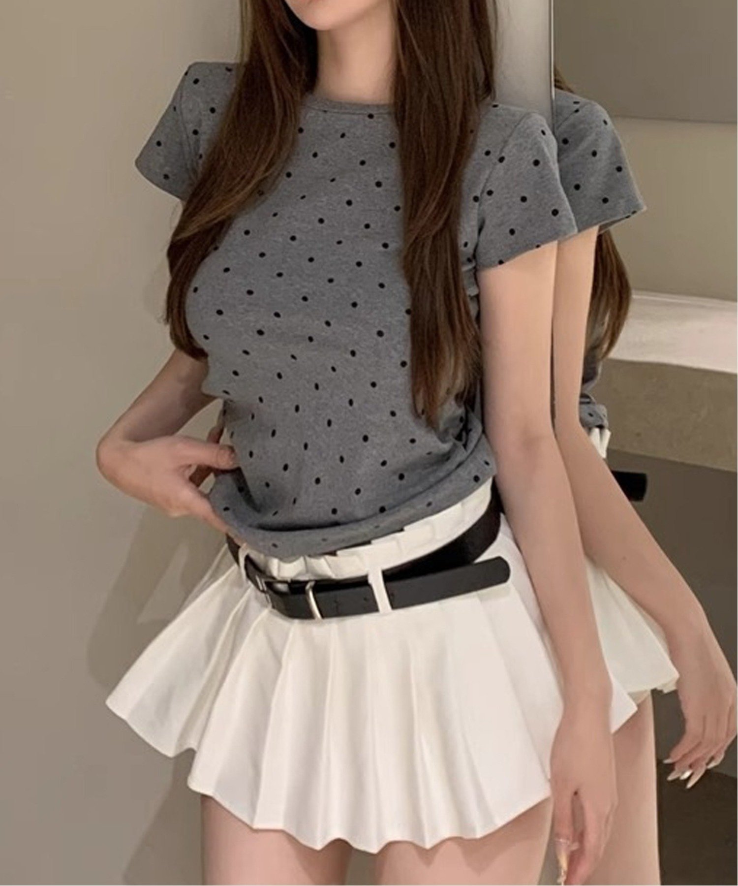 【チェルカ/CERCA】のNia/Nia(ニア)/ドット柄 半袖Tシャツ インテリア・キッズ・メンズ・レディースファッション・服の通販 founy(ファニー) 　ファッション　Fashion　レディースファッション　Fashion for Women　トップス・カットソー　Cut & Sew Tops　シャツ・ブラウス・オフィスカジュアル　Elegant Blouses & Button-Ups　ロングTシャツ・Tシャツ　Longline T-Shirts & Tees　ガーリー　Girly, Feminine Style　トレンド　Trend, Trending Now　ドット　Polka Dot, Dot Pattern　ネックレス　Necklace, Pendant Necklace　フリル　Frill, Ruffle　ベーシック　Basic, Essential　レース　Lace, Lace Fabric　今季　This Season, Current Season　半袖　Short Sleeve, Half Sleeve　グレー|ID: prp329100004641874 ipo3291000000033544086