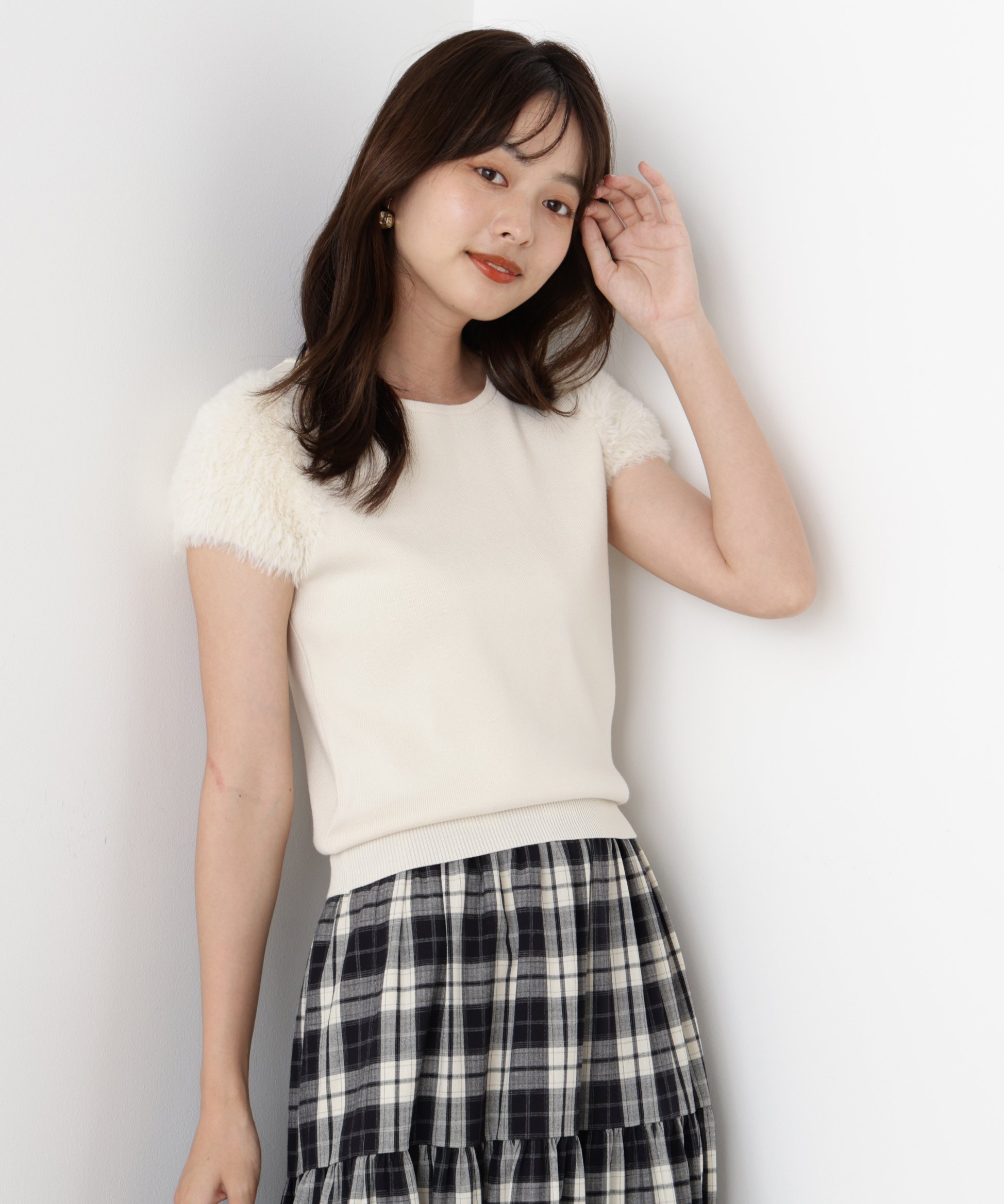 【プロポーション ボディドレッシング/PROPORTION BODY DRESSING】のドッキングスリーブニット インテリア・キッズ・メンズ・レディースファッション・服の通販 founy(ファニー) 　ファッション　Fashion　レディースファッション　Fashion for Women　トップス・カットソー　Cut & Sew Tops　ニット　Knit Tops & Sweaters　おすすめ　Recommended / Our Picks　デニム　Denim, Jeans Material　フェザー　Feather, Feather Detail　フェミニン　Feminine, Girly　人気　Popular, Best Seller　エクリュ1|ID: prp329100004642077 ipo3291000000033718313