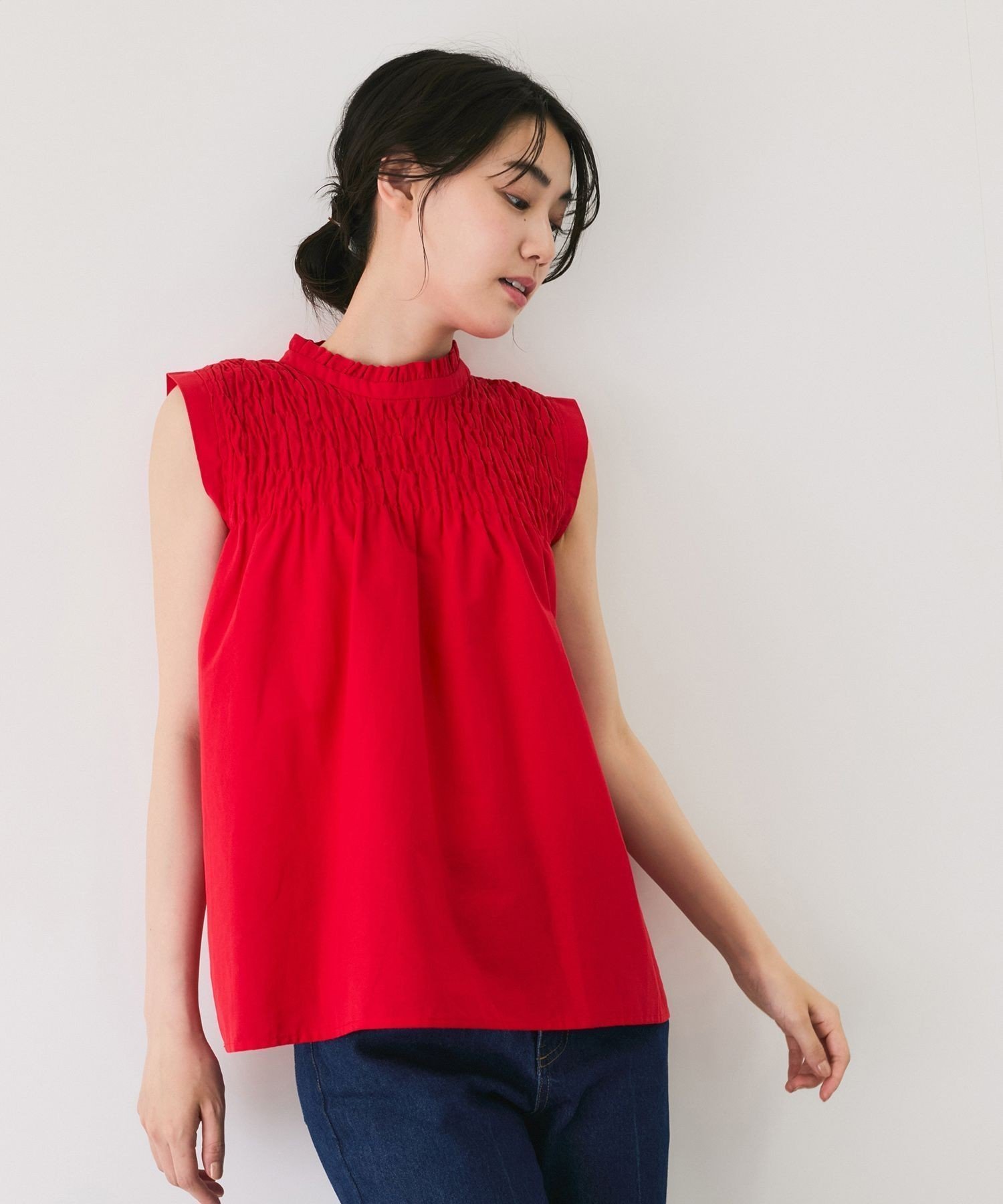 【ジャイロ/JAYRO】のギャザーノースリーブブラウス インテリア・キッズ・メンズ・レディースファッション・服の通販 founy(ファニー) 　ファッション　Fashion　レディースファッション　Fashion for Women　トップス・カットソー　Cut & Sew Tops　キャミソール&ノースリーブ　Camisoles & Sleeveless Tops　シャツ・ブラウス・オフィスカジュアル　Elegant Blouses & Button-Ups　エレガント 上品　Elegant　春　Spring　サテン　Satin, Glossy Fabric　サンダル　Sandals, Summer Shoes　シャーリング　Shirring, Ruched　シューズ　Shoes, Footwear　シンプル　Simple, Minimal　デニム　Denim, Jeans Material　フィット　Fit, Slim Fit　フラット　Flat, Flat Shoes　フリル　Frill, Ruffle　ポケット　Pocket, Pocket Detail　S/S・春夏　SS, Spring/Summer, Warm Season　夏　Summer　レッド(60)|ID: prp329100004642094 ipo3291000000033550205