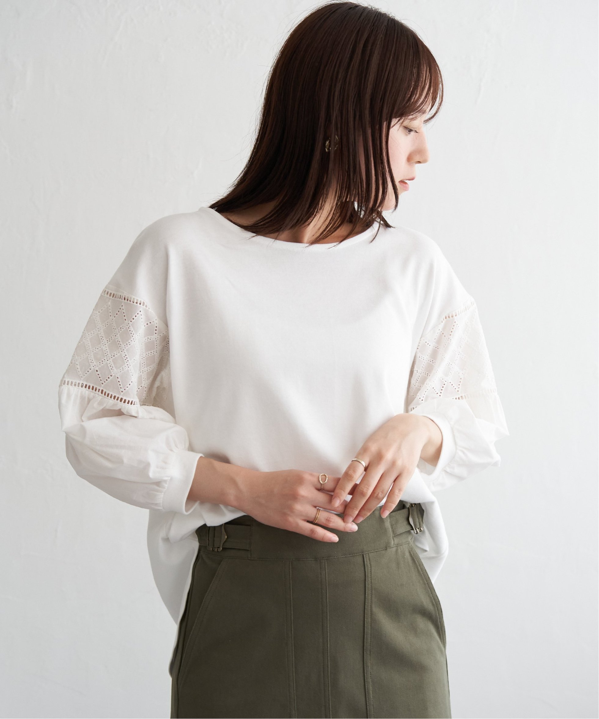 【イッカ/ikka】の【親子コーデ】袖キカレース切り替えプルオーバー インテリア・キッズ・メンズ・レディースファッション・服の通販 founy(ファニー) 　ファッション　Fashion　レディースファッション　Fashion for Women　トップス・カットソー　Cut & Sew Tops　カジュアルプルオーバー・ニットトップス　Pullovers & Knit Tops / Casual Pullovers　おすすめ　Recommended / Our Picks　カットソー　Cut and Sewn Top　コンビ　Combo, Combination Style　ドッキング　Docking, Mixed Material　フェミニン　Feminine, Girly　レース　Lace, Lace Fabric　秋　Autumn　オフホワイト|ID: prp329100004642699 ipo3291000000033488972