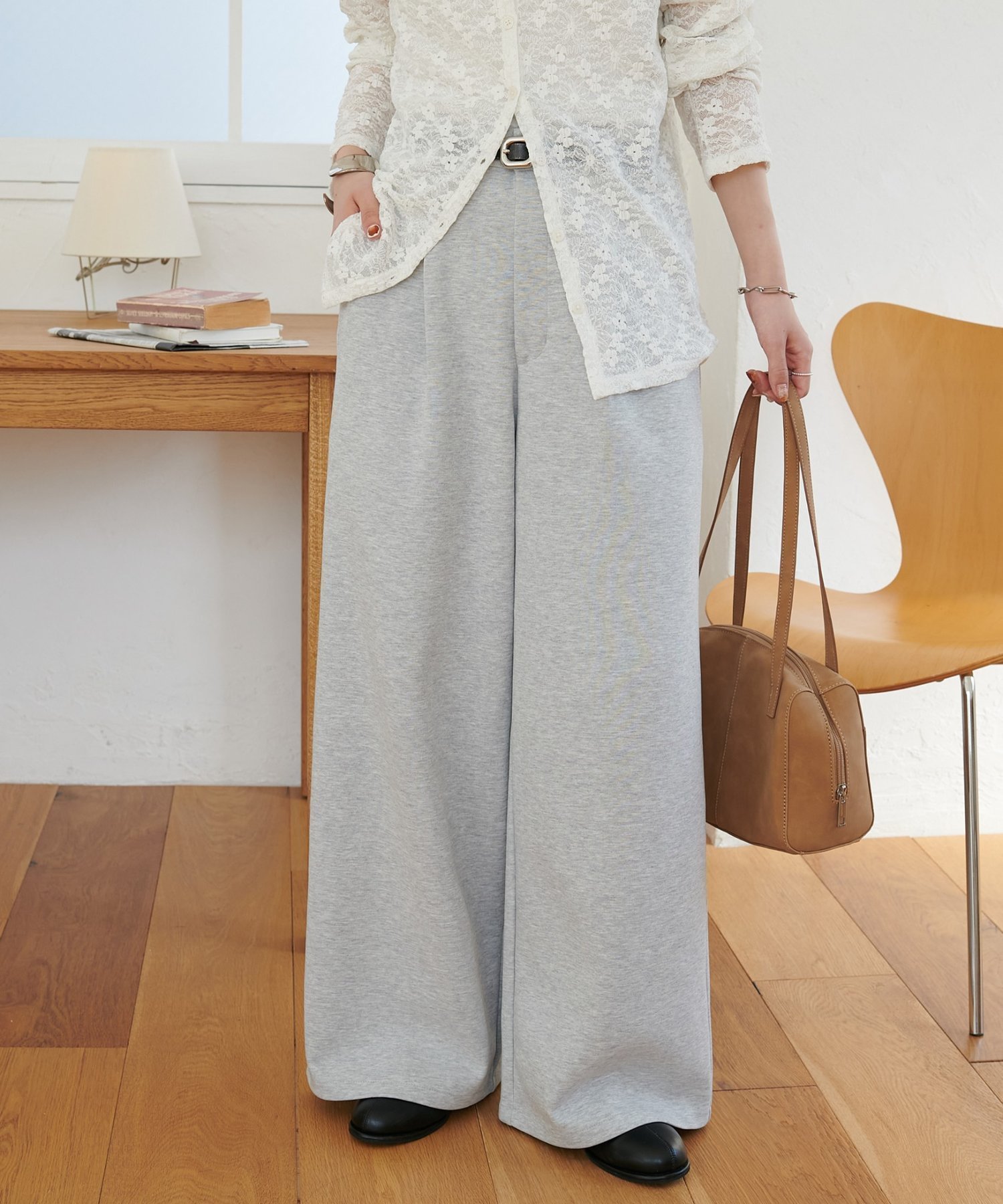 【ディスコート/Discoat】のキレイメスウェットライクパンツ インテリア・キッズ・メンズ・レディースファッション・服の通販 founy(ファニー) 　ファッション　Fashion　レディースファッション　Fashion for Women　パンツ　Pants & Trousers　スウェット / スエット　Sweatshirt, Sweatwear　スラックス　Slacks, Dress Pants　リラックス　Relax, Relaxed Fit　ループ　Loop, Loop Knit　ライトグレー|ID: prp329100004642765 ipo3291000000033489554
