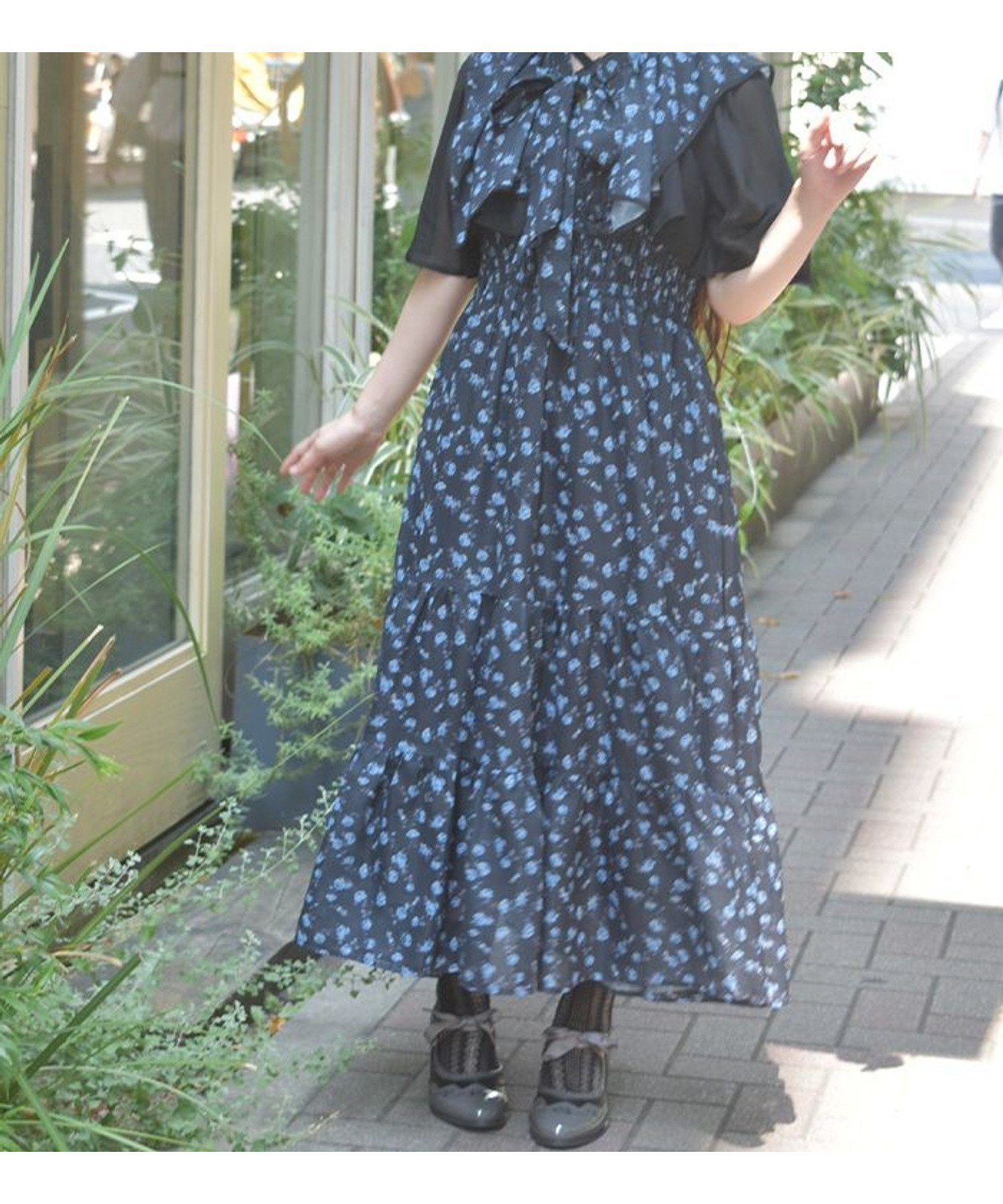 【アクシーズファム/axes femme】の小花柄ブラウス*ワンピースセット インテリア・キッズ・メンズ・レディースファッション・服の通販 founy(ファニー) 　ファッション　Fashion　レディースファッション　Fashion for Women　ワンピース　Dresses　おすすめ　Recommended / Our Picks　キャミソール　Camisole, Spaghetti Strap Top　キャミワンピース　Cami Dress, Slip Dress　シャーリング　Shirring, Ruched　ショート　Short, Short Length　フィット　Fit, Slim Fit　フリル　Frill, Ruffle　フレア　Flare, Flared　プリント　Print, Printed Pattern　ボレロ　Bolero, Short Cardigan　リボン　Ribbon, Bow　ロング　Long, Long-Length　夏　Summer　春　Spring　S/S・春夏　SS, Spring/Summer, Warm Season　秋　Autumn　黒|ID: prp329100004642837 ipo3291000000033490421