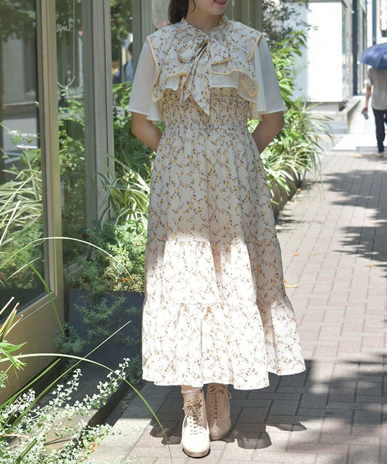 【アクシーズファム/axes femme】の小花柄ブラウス*ワンピースセット インテリア・キッズ・メンズ・レディースファッション・服の通販 founy(ファニー) 　ファッション　Fashion　レディースファッション　Fashion for Women　ワンピース　Dresses　おすすめ　Recommended / Our Picks　キャミソール　Camisole, Spaghetti Strap Top　キャミワンピース　Cami Dress, Slip Dress　シャーリング　Shirring, Ruched　ショート　Short, Short Length　フィット　Fit, Slim Fit　フリル　Frill, Ruffle　フレア　Flare, Flared　プリント　Print, Printed Pattern　ボレロ　Bolero, Short Cardigan　リボン　Ribbon, Bow　ロング　Long, Long-Length　夏　Summer　春　Spring　S/S・春夏　SS, Spring/Summer, Warm Season　秋　Autumn　クリーム|ID: prp329100004642837 ipo3291000000033490423