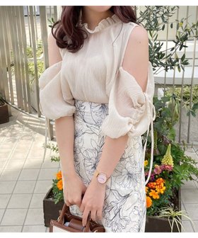【ナイスクラップ/NICE CLAUP】の【WEB限定/リバイバル】肩リボン2way楊柳ブラウス 人気、トレンドファッション・服の通販 founy(ファニー) ファッション Fashion レディースファッション Fashion for Women トップス・カットソー Cut & Sew Tops シャツ・ブラウス・オフィスカジュアル Elegant Blouses & Button-Ups スリット Slit, Slit Detail とろみ Fluid, Flowy Fabric デニム Denim, Jeans Material トレンド Trend, Trending Now フレア Flare, Flared プリーツ Pleats, Pleated ボトム Bottoms, Lower Wear マーメイド Mermaid, Fishtail Silhouette リボン Ribbon, Bow ロング Long, Long-Length おすすめ Recommended / Our Picks エレガント 上品 Elegant 2025年 2025 2025-2026秋冬・A/W Autumn/Winter 2025–26 AW25–26 |ID:prp329100004642863