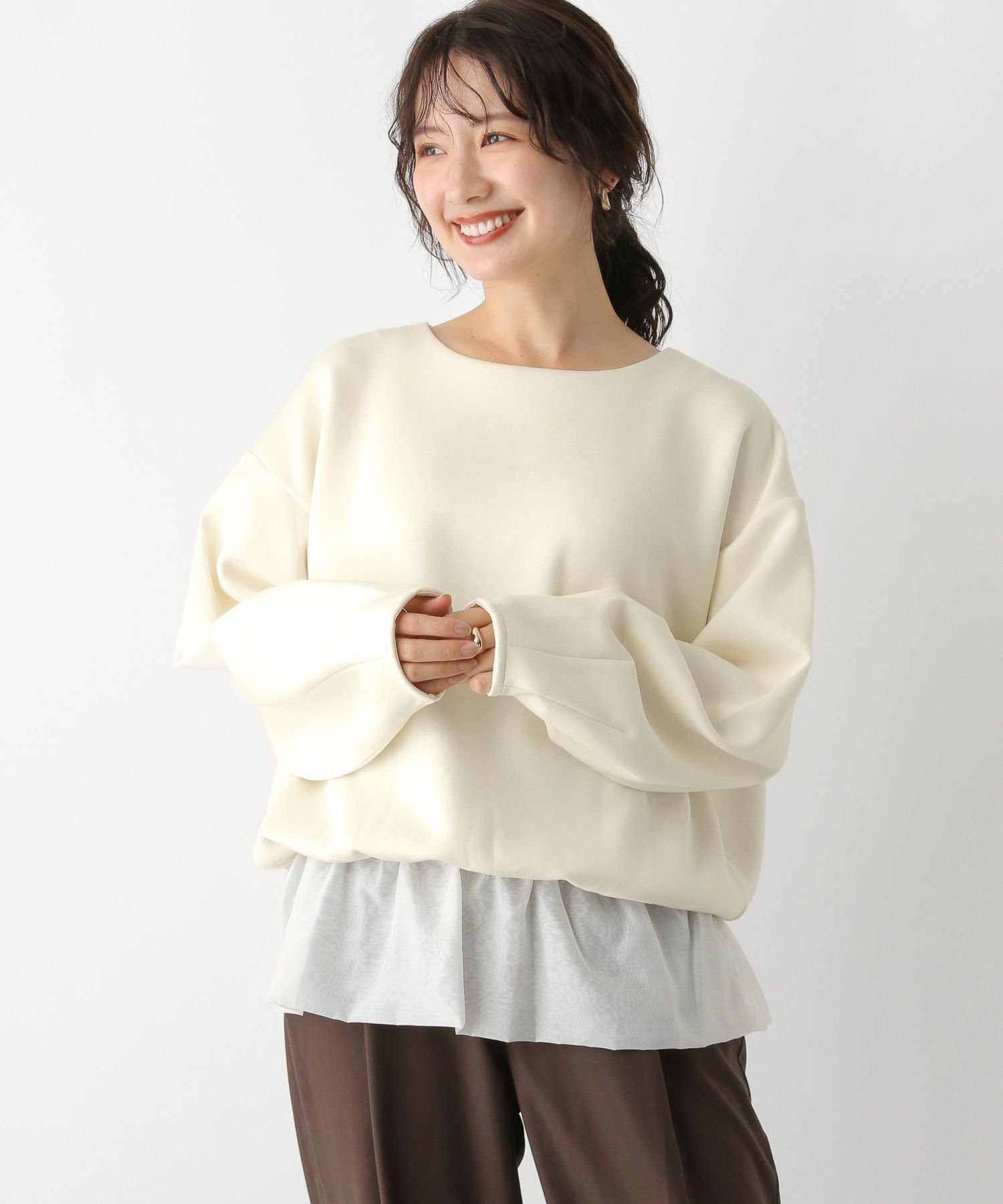 【レプシィム ローリーズファーム/LEPSIM LOWRYS FARM】の裾フリルトップス インテリア・キッズ・メンズ・レディースファッション・服の通販 founy(ファニー) 　ファッション　Fashion　レディースファッション　Fashion for Women　トップス・カットソー　Cut & Sew Tops　おすすめ　Recommended / Our Picks　スウェット / スエット　Sweatshirt, Sweatwear　ストレート　Straight, Straight Cut　オフホワイト05|ID: prp329100004642885 ipo3291000000033491377