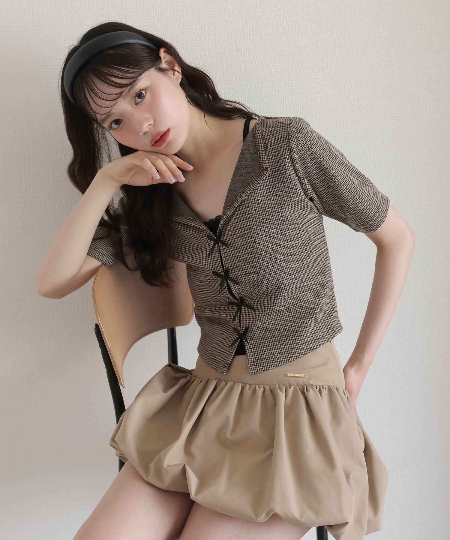【ナイスクラップ/NICE CLAUP】のインナードッキングリボントップス インテリア・キッズ・メンズ・レディースファッション・服の通販 founy(ファニー) 　ファッション　Fashion　レディースファッション　Fashion for Women　トップス・カットソー　Cut & Sew Tops　おすすめ　Recommended / Our Picks　カットソー　Cut and Sewn Top　コンパクト　Compact, Small Size　シンプル　Simple, Minimal　デニム　Denim, Jeans Material　フィット　Fit, Slim Fit　フロント　Front, Front Design　ボトム　Bottoms, Lower Wear　ミニスカート　Mini Skirt, Short Skirt　リボン　Ribbon, Bow　その他1|ID: prp329100004642921 ipo3291000000033555762