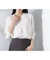 【ナノ ユニバース/nano universe】のフロントボタンVネックブラウス 人気、トレンドファッション・服の通販 founy(ファニー) ファッション Fashion レディースファッション Fashion for Women トップス・カットソー Cut & Sew Tops シャツ・ブラウス・オフィスカジュアル Elegant Blouses & Button-Ups Vネックトップス V-Neck Tops / V-Cut Neckline Shirts ウォッシャブル Machine Washable ギャザー Gathered, Ruffled サテン Satin, Glossy Fabric シンプル Simple, Minimal ジャケット Jacket, Outerwear ストレッチ Stretch, Stretchy Fabric スラックス Slacks, Dress Pants セットアップ Set-Up, Coordinated Outfit ダブル Double, Double-Breasted 人気 Popular, Best Seller フロント Front, Front Design ベーシック Basic, Essential エレガント 上品 Elegant 2025年 2025 2025春夏・S/S Spring/Summer 2025 SS25 |ID:prp329100004643198