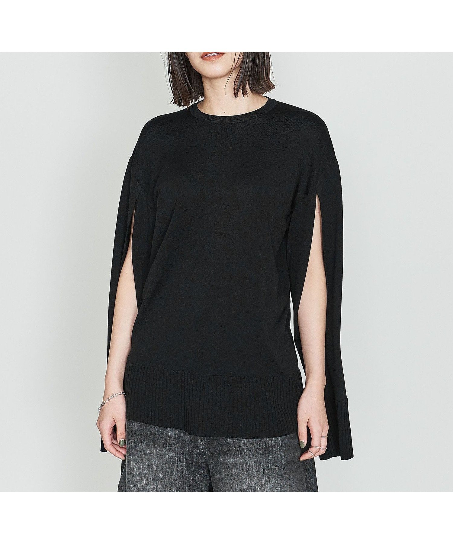 【ユナイテッドアローズ/UNITED ARROWS】のASTRAET 16G スリットスリーブ クルーネックニット インテリア・キッズ・メンズ・レディースファッション・服の通販 founy(ファニー) 　ファッション　Fashion　レディースファッション　Fashion for Women　トップス・カットソー　Cut & Sew Tops　ニット　Knit Tops & Sweaters　おすすめ　Recommended / Our Picks　キュプラ　Cupro, Eco Fabric　スリット　Slit, Slit Detail　スリーブ　Sleeve, Long Sleeve / Short Sleeve　マニッシュ　Mannish, Boyish　ミリタリー　Military, Army Style　ワイド　Wide, Wide Fit　BLACK|ID: prp329100004643219 ipo3291000000033494625