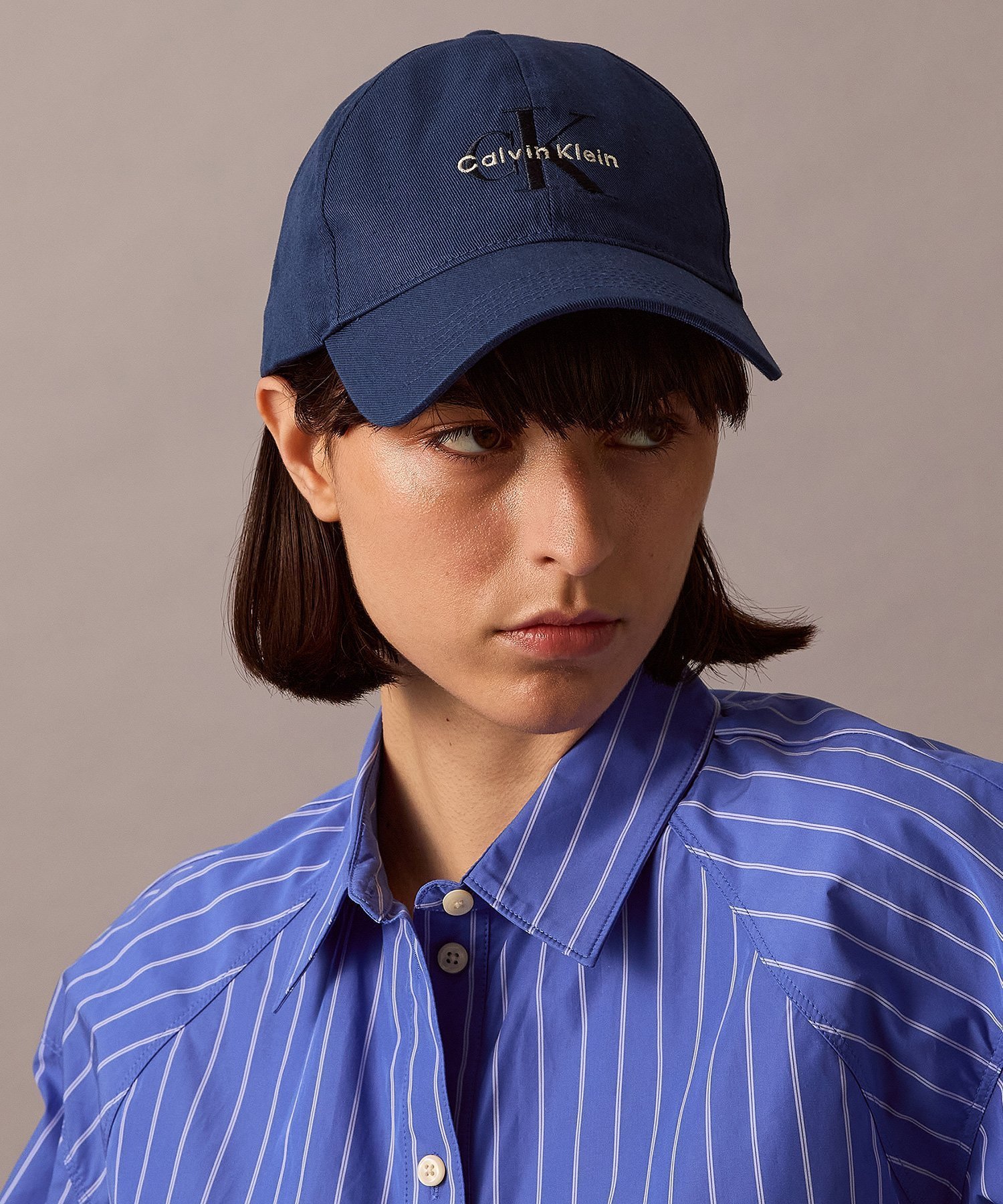 【カルバンクライン/Calvin Klein / MEN】の【公式ショップ】 カルバンクライン モノグラムロゴベースボールキャップ Calvin Klein Jeans Accessory 4G5004G インテリア・キッズ・メンズ・レディースファッション・服の通販 founy(ファニー) 　ファッション　Fashion　メンズファッション　Fashion for Men　キャップ　Cap, Baseball Cap　ジーンズ　Jeans, Denim Pants　フィット　Fit, Slim Fit　フェイス　Face, Facial Design　フロント　Front, Front Design　モダン　Modern, Contemporary　ラウンド　Round, Round Neck　Insignia Blue|ID: prp329100004643422 ipo3291000000033496577