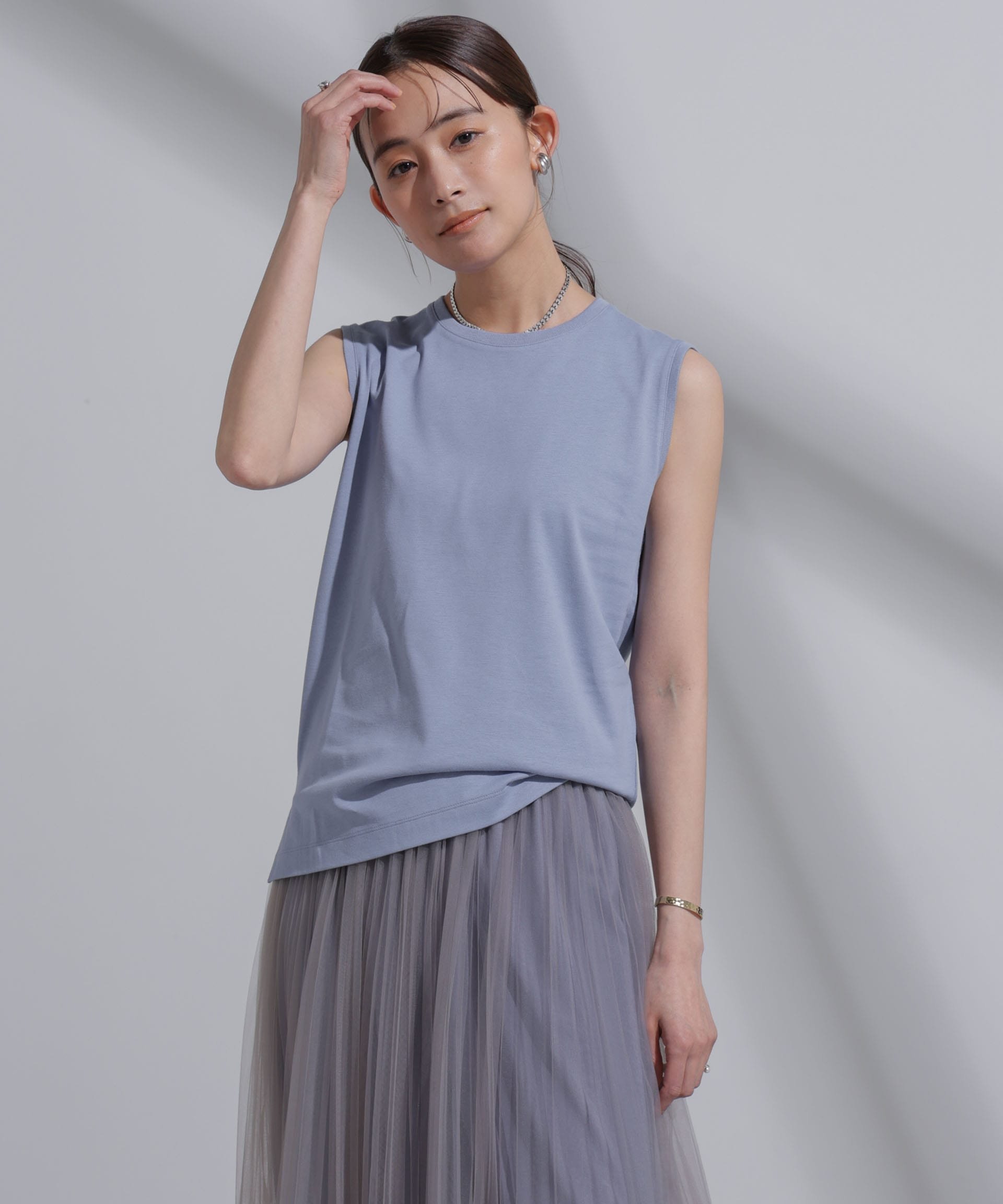 【ナノ ユニバース/nano universe】のAnti Soaked 汗染み防止 カラフルノースリTシャツ インテリア・キッズ・メンズ・レディースファッション・服の通販 founy(ファニー) 　ファッション　Fashion　レディースファッション　Fashion for Women　トップス・カットソー　Cut & Sew Tops　シャツ・ブラウス・オフィスカジュアル　Elegant Blouses & Button-Ups　ロングTシャツ・Tシャツ　Longline T-Shirts & Tees　カラフル　Colorful Design　吸水　Absorbent, Quick-Dry　シンプル　Simple, Minimal　スリット　Slit, Slit Detail　定番　Standard, Basic Item　ノースリーブ　Sleeveless, No-Sleeve　人気　Popular, Best Seller　バランス　Balance, Style Balance　ワイド　Wide, Wide Fit　再入荷　Restock / Back in Stock　2024年　2024　2024春夏・S/S　Spring/Summer 2024 SS24　エレガント 上品　Elegant　ビジネス 仕事 通勤　Business / Work / Commuting　ブルー|ID: prp329100004643436 ipo3291000000033496673