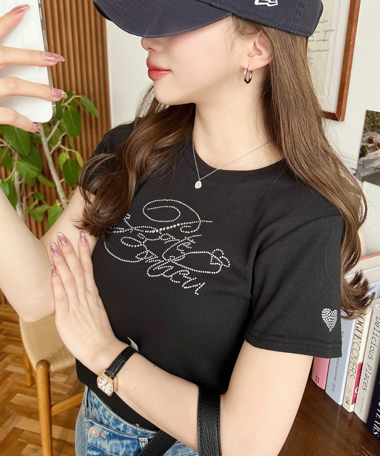 【モーメントプラス/moment+ / MEN】のラインストーンロゴチビTシャツ インテリア・キッズ・メンズ・レディースファッション・服の通販 founy(ファニー) 　ファッション　Fashion　メンズファッション　Fashion for Men　インナー　Innerwear　カーディガン　Cardigan, Knitwear　キャミワンピース　Cami Dress, Slip Dress　コンパクト　Compact, Small Size　サロペット　Overalls, Salopette　シンプル　Simple, Minimal　ストレッチ　Stretch, Stretchy Fabric　ストーン　Stone, Gem-Like　トレンド　Trend, Trending Now　長袖　Long Sleeve, Full Sleeve　フィット　Fit, Slim Fit　半袖　Short Sleeve, Half Sleeve　ミニスカート　Mini Skirt, Short Skirt　ミュール　Mule, Backless Shoes　リラックス　Relax, Relaxed Fit　ブラック|ID: prp329100004643955 ipo3291000000033504115