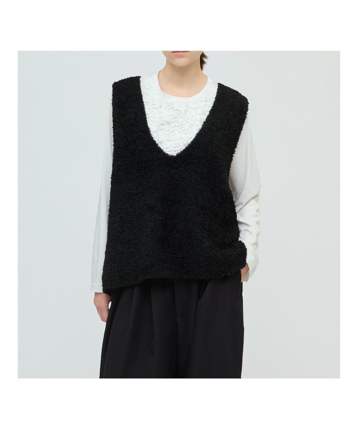 【マーコート/MARcourt】のmizuiro ind へアリーVネックベスト インテリア・キッズ・メンズ・レディースファッション・服の通販 founy(ファニー) https://founy.com/ ファッション Fashion レディースファッション Fashion for Women アウター Coat / Outerwear Collection トップス・カットソー Cut & Sew Tops ベスト&ジレ / 重ね着スタイル Vests & Gilets Vネックトップス V-Neck Tops / V-Cut Neckline Shirts インナー Innerwear ノースリーブ Sleeveless, No-Sleeve ベスト Vest, Waistcoat ポケット Pocket, Pocket Detail モコモコ Fuzzy, Fluffy 人気 Popular, Best Seller 秋 Autumn |ID: prp329100004643975 ipo3291000000033838347