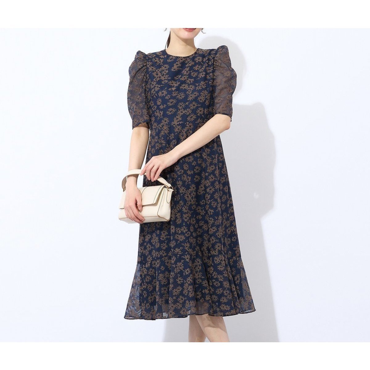 【リリアンビューティエクラ/Liliane Burty ECLAT】のメッシュレースプリントワンピース インテリア・キッズ・メンズ・レディースファッション・服の通販 founy(ファニー) 　ファッション　Fashion　レディースファッション　Fashion for Women　ワンピース　Dresses　エレガント 上品　Elegant　ギャザー　Gathered, Ruffled　コレクション　Collection, Seasonal Line　切替　Switching, Contrast Panel　ドレス　Dress, One-Piece　フェミニン　Feminine, Girly　フラワー　Flower, Floral　フレア　Flare, Flared　プリント　Print, Printed Pattern　メッシュ　Mesh, Net Fabric　リュクス　Luxury, Elegant, High-End, Chic　おすすめ　Recommended / Our Picks　ダークブルー|ID: prp329100004644001 ipo3291000000033504343