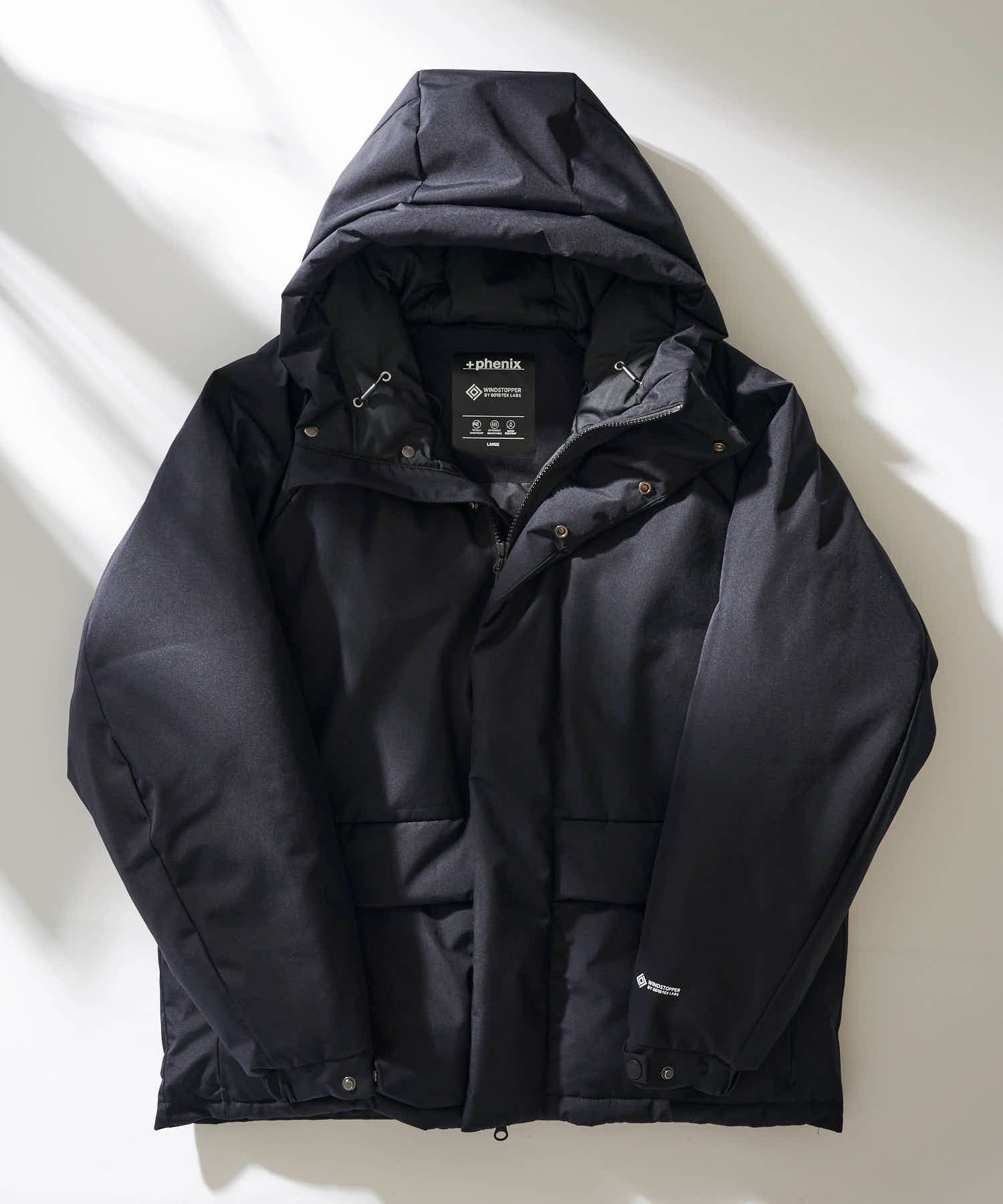 【テットオム/TETE HOMME / MEN】のADPOSION/【+phenix / プラスフェニックス】別注 ゴアテックス ダウンジャケット / GORE-TEX DOWN JACKET インテリア・キッズ・メンズ・レディースファッション・服の通販 founy(ファニー) 　ファッション　Fashion　メンズファッション　Fashion for Men　アウトドア　Outdoor Clothing　今季　This Season, Current Season　軽量　Lightweight, Ultra Light　ジャケット　Jacket, Outerwear　スウェット / スエット　Sweatshirt, Sweatwear　ダウン　Down, Puffer　トレンド　Trend, Trending Now　ドローストリング　Drawstring, Pull Cord　フラップ　Flap, Flap Pocket　フロント　Front, Front Design　ポケット　Pocket, Pocket Detail　別注　Limited Edition, Custom Order　冬　Winter / This Winter　A/W・秋冬　Autumn/Winter　おすすめ　Recommended / Our Picks　ブラック系2|ID: prp329100004644270 ipo3291000000033508551