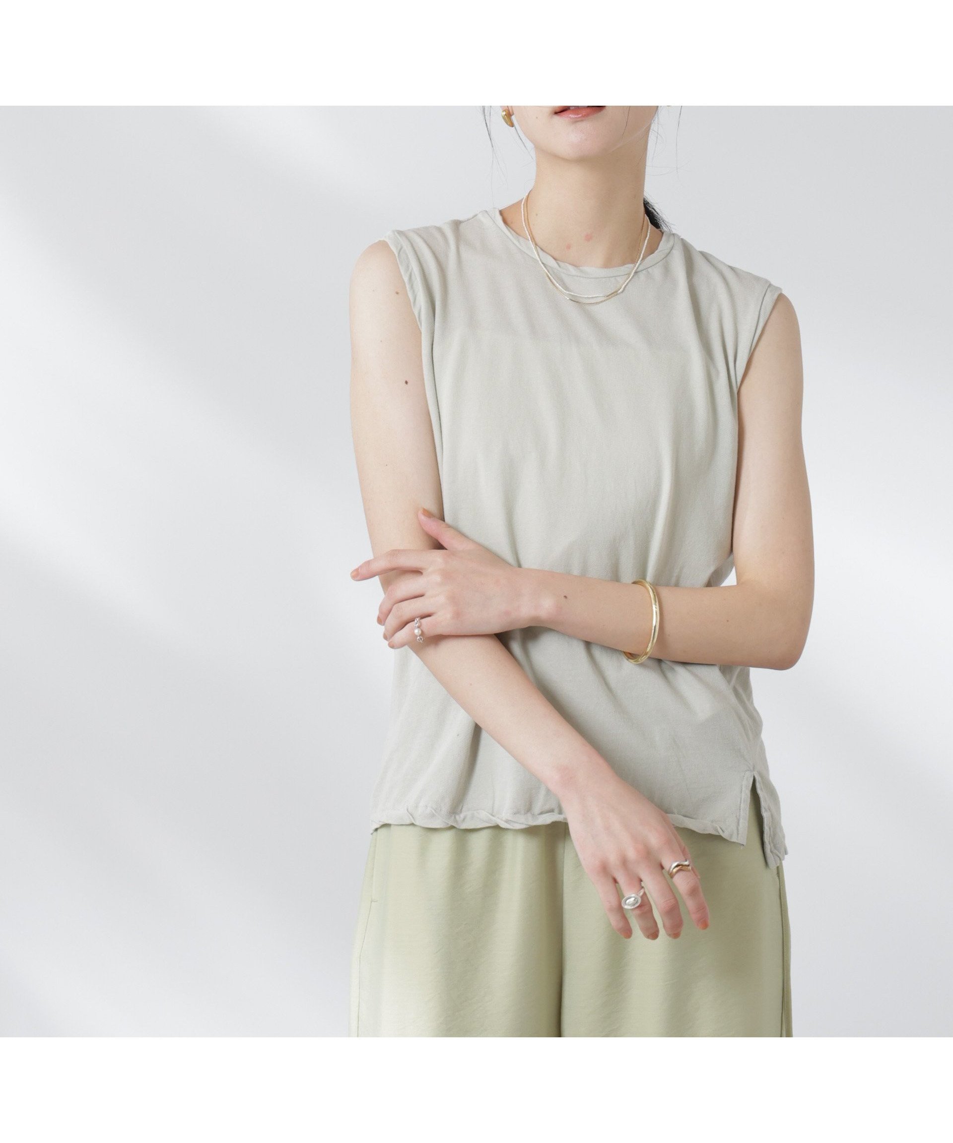 【ナノ ユニバース/nano universe】のGREYCHORD/SOFIE スリーブレスTシャツ インテリア・キッズ・メンズ・レディースファッション・服の通販 founy(ファニー) 　ファッション　Fashion　レディースファッション　Fashion for Women　トップス・カットソー　Cut & Sew Tops　シャツ・ブラウス・オフィスカジュアル　Elegant Blouses & Button-Ups　ロングTシャツ・Tシャツ　Longline T-Shirts & Tees　インナー　Innerwear　シンプル　Simple, Minimal　ジャケット　Jacket, Outerwear　スリーブ　Sleeve, Long Sleeve / Short Sleeve　タンク　Tank Top, Sleeveless Top　デニム　Denim, Jeans Material　ノースリーブ　Sleeveless, No-Sleeve　ベーシック　Basic, Essential　ワイド　Wide, Wide Fit　おすすめ　Recommended / Our Picks　日本製　Made In Japan　夏　Summer　2025年　2025　2025春夏・S/S　Spring/Summer 2025 SS25　グレー|ID: prp329100004644292 ipo3291000000033508818