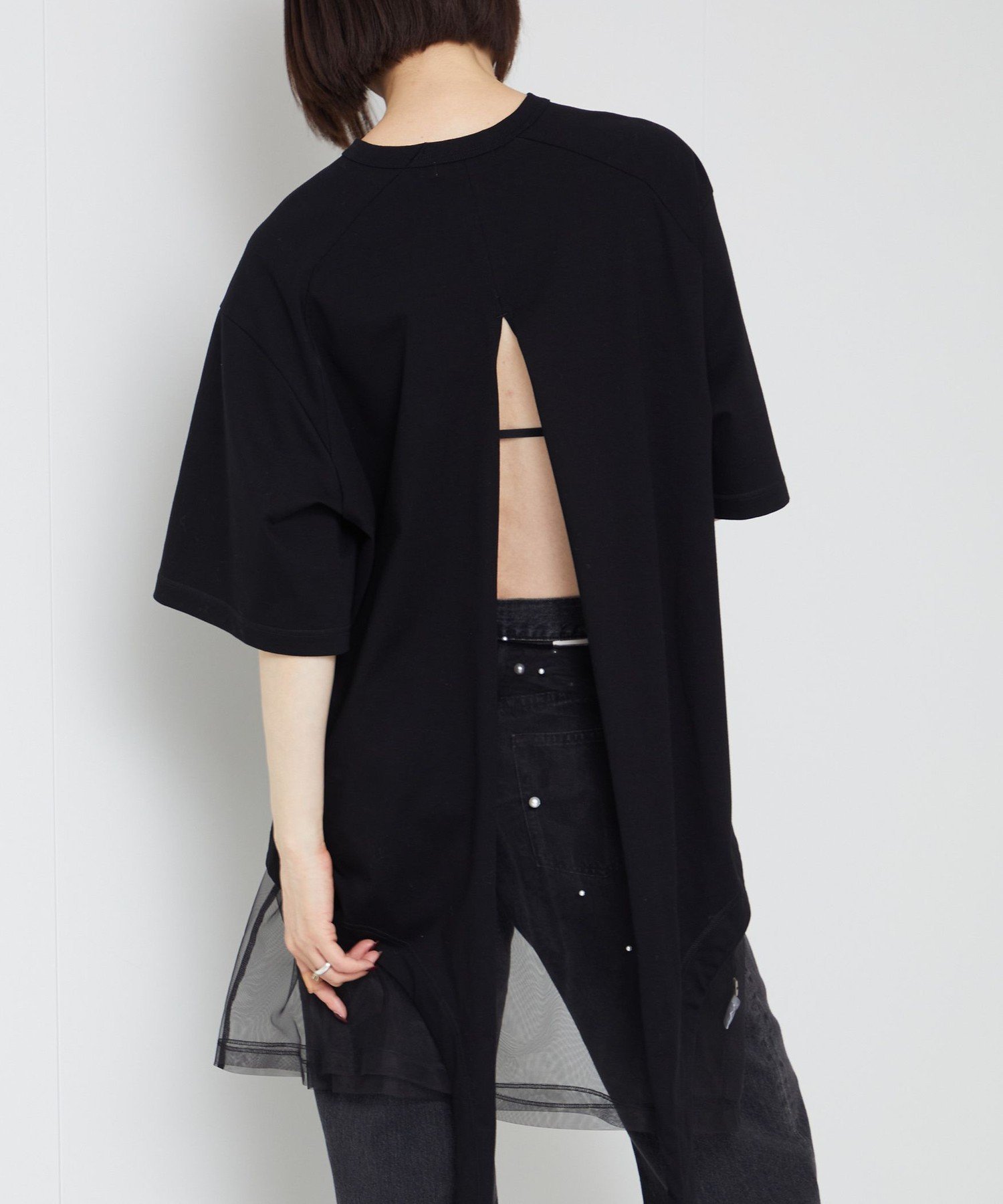 【ユナイテッドアローズ/UNITED ARROWS】のAEWEN MATOPH バックスリット ビッグTシャツ インテリア・キッズ・メンズ・レディースファッション・服の通販 founy(ファニー) 　ファッション　Fashion　レディースファッション　Fashion for Women　トップス・カットソー　Cut & Sew Tops　シャツ・ブラウス・オフィスカジュアル　Elegant Blouses & Button-Ups　ロングTシャツ・Tシャツ　Longline T-Shirts & Tees　バッグ　Bags　おすすめ　Recommended / Our Picks　イレギュラーヘム　Irregular Hem　サテン　Satin, Glossy Fabric　スラックス　Slacks, Dress Pants　スリット　Slit, Slit Detail　ビッグ　Big, Oversized　リボン　Ribbon, Bow　BLACK|ID: prp329100004644343 ipo3291000000033509448