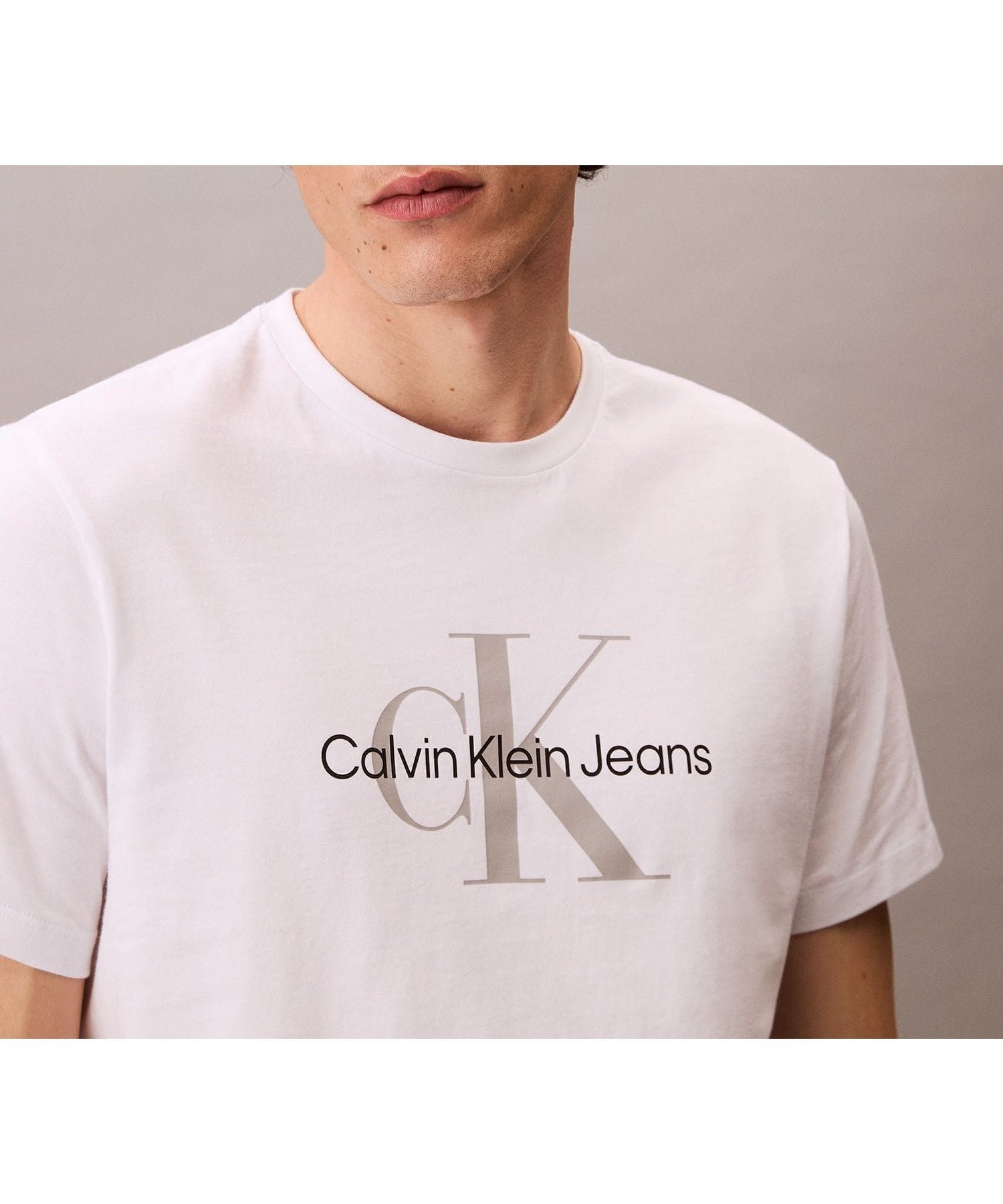 【カルバンクライン/Calvin Klein / MEN】の【公式ショップ】 カルバンクライン モノロゴ Tシャツ Calvin Klein Jeans 40EM286 インテリア・キッズ・メンズ・レディースファッション・服の通販 founy(ファニー) 　ファッション　Fashion　メンズファッション　Fashion for Men　ショート　Short, Short Length　シンプル　Simple, Minimal　スリーブ　Sleeve, Long Sleeve / Short Sleeve　センター　Center, Center Line　Brilliant White|ID: prp329100004644650 ipo3291000000033514516