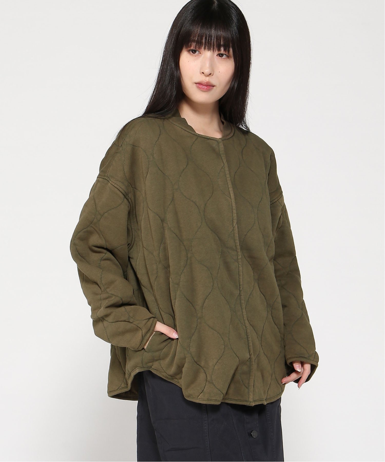 【ギャップ/GAP】のヴィンテージソフト キルティング オーバーサイズジャケット インテリア・キッズ・メンズ・レディースファッション・服の通販 founy(ファニー) 　ファッション　Fashion　レディースファッション　Fashion for Women　アウター　Coat / Outerwear Collection　レディースジャケット・軽アウター　Jackets　キルティング　Quilted, Quilting　ショルダー　Shoulder, Shoulder Strap　ジャケット　Jacket, Outerwear　ダウン　Down, Puffer　ドロップ　Drop Shoulder, Dropped Style　長袖　Long Sleeve, Full Sleeve　フィット　Fit, Slim Fit　モックネック　Mock Neck, Short Turtleneck　おすすめ　Recommended / Our Picks　BLACK_MOSS_WASH|ID: prp329100004644827 ipo3291000000033517560