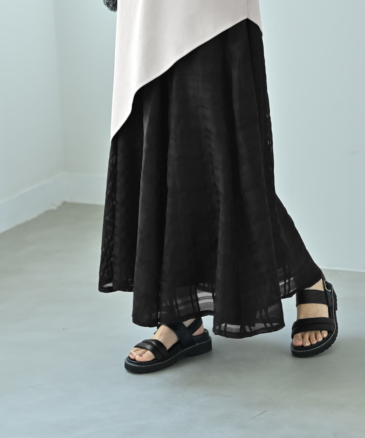 【スタイルデリ/STYLE DELI】の【Kana Oyama*BLK001】シアーチェックスカート/DELI size インテリア・キッズ・メンズ・レディースファッション・服の通販 founy(ファニー) 　ファッション　Fashion　レディースファッション　Fashion for Women　スカート　Skirts　エアリー　Airy Texture　オーガンジー　Organza Fabric　くるぶし　Ankle-Length　ギャザー　Gathered, Ruffled　クール　Cool, Chic　コラボ　Collaboration, Collab　コレクション　Collection, Seasonal Line　コンパクト　Compact, Small Size　軽量　Lightweight, Ultra Light　シアー　Sheer, See-Through　ジャケット　Jacket, Outerwear　スニーカー　Sneakers, Trainers　タイツ　Tights, Legwear　チェック　Check, Plaid, Tartan　パターン　Pattern, Design Print　パーカー　Hoodie, Parka　フォルム　Silhouette, Form　フラット　Flat, Flat Shoes　プリント　Print, Printed Pattern　ペチコート　Petticoat, Underskirt　ポケット　Pocket, Pocket Detail　マキシ　Maxi, Full Length　ループ　Loop, Loop Knit　冬　Winter / This Winter　A/W・秋冬　Autumn/Winter　夏　Summer　ブラック|ID: prp329100004644838 ipo3291000000033517677
