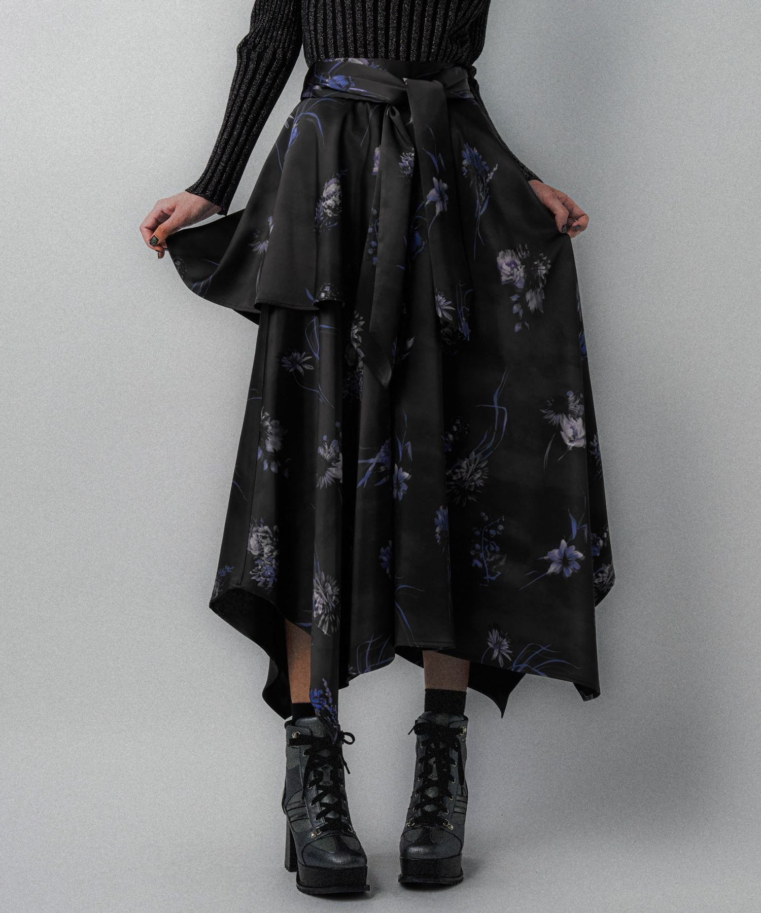 【ハレ/HARE】のAutumnflowerウエストデザインスカート インテリア・キッズ・メンズ・レディースファッション・服の通販 founy(ファニー) 　ファッション　Fashion　レディースファッション　Fashion for Women　スカート　Skirts　イレヘム　Irregular Hemline　ウェーブ　Wavy Pattern　エレガント 上品　Elegant　クール　Cool, Chic　グラフィック　Graphic, Graphic Design　サテン　Satin, Glossy Fabric　ジャケット　Jacket, Outerwear　スウェット / スエット　Sweatshirt, Sweatwear　ストレート　Straight, Straight Cut　スニーカー　Sneakers, Trainers　ソックス　Socks, Hosiery　ダウン　Down, Puffer　フラワー　Flower, Floral　ミドル　Middle Length, Mid Height　厚底　Platform Shoes　秋　Autumn　ブルーパープル87|ID: prp329100004644849 ipo3291000000033517827