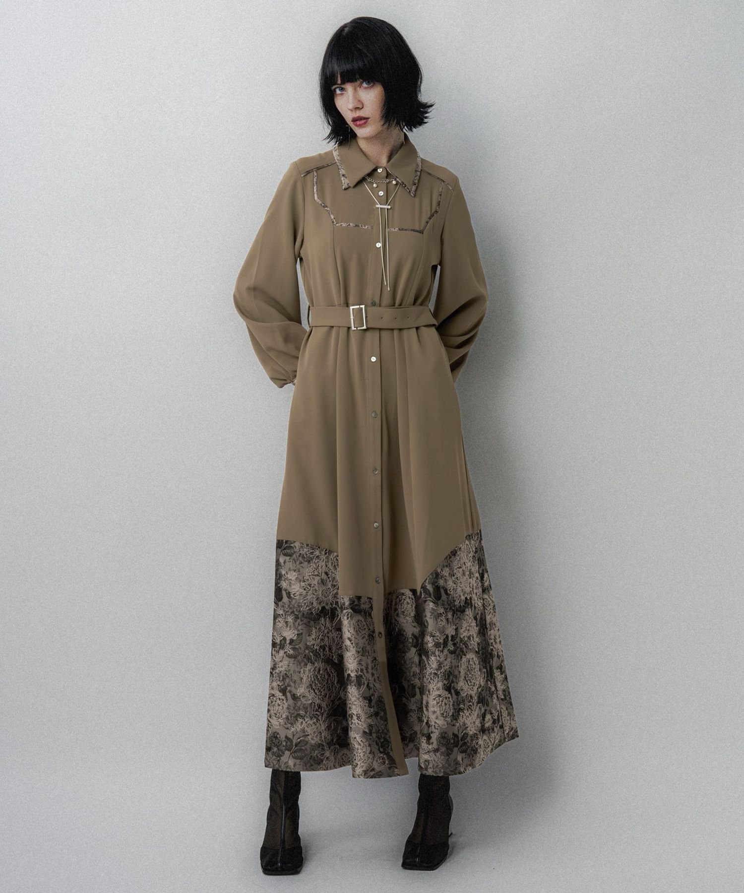 【ハレ/HARE】のアソートキリカエダブルカラーワンピース 人気、トレンドファッション・服の通販 founy(ファニー) 　ファッション　Fashion　レディースファッション　Fashion for Women　ワンピース　Dresses　アクセサリー　Fashion Accessories　ウェーブ　Wavy Pattern　秋　Autumn　切替　Switching, Contrast Panel　ストレート　Straight, Straight Cut　スニーカー　Sneakers, Trainers　ダブル　Double, Double-Breasted　デニム　Denim, Jeans Material　ネックレス　Necklace, Pendant Necklace　ハイネック　High Neck, Mock Neck　バランス　Balance, Style Balance　無地　Plain, Solid Color　冬　Winter / This Winter　おすすめ　Recommended / Our Picks　 other-1|ID: prp329100004644936 ipo3291000000033519169