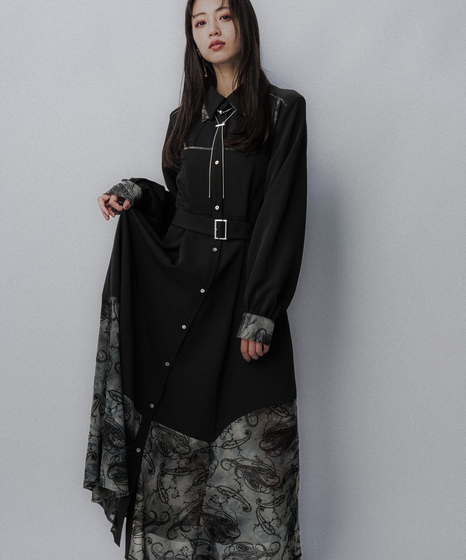 【ハレ/HARE】のアソートキリカエダブルカラーワンピース インテリア・キッズ・メンズ・レディースファッション・服の通販 founy(ファニー) 　ファッション　Fashion　レディースファッション　Fashion for Women　ワンピース　Dresses　アクセサリー　Fashion Accessories　ウェーブ　Wavy Pattern　秋　Autumn　切替　Switching, Contrast Panel　ストレート　Straight, Straight Cut　スニーカー　Sneakers, Trainers　ダブル　Double, Double-Breasted　デニム　Denim, Jeans Material　ネックレス　Necklace, Pendant Necklace　ハイネック　High Neck, Mock Neck　バランス　Balance, Style Balance　無地　Plain, Solid Color　冬　Winter / This Winter　おすすめ　Recommended / Our Picks　ブラック×フロッキー15|ID: prp329100004644936 ipo3291000000033519174