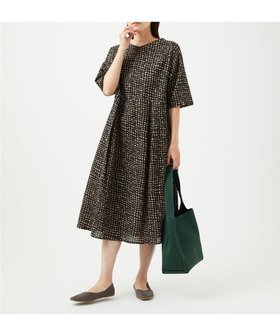 【ジャンニ ロ ジュディチェ/GIANNI LO GIUDICE】の洗える・日本製 ミラクルウェーブブロックプリントワンピース 人気、トレンドファッション・服の通販 founy(ファニー) ファッション Fashion レディースファッション Fashion for Women ワンピース Dresses 洗える Machine Washable サッカー Seersucker, Summer Fabric シンプル Simple, Minimal ブロック Block, Solid Block Pattern プリント Print, Printed Pattern ボックス Boxy, Box Shape ランダム Random, Irregular おすすめ Recommended / Our Picks 日本製 Made In Japan 夏 Summer エレガント 上品 Elegant |ID:prp329100004644995