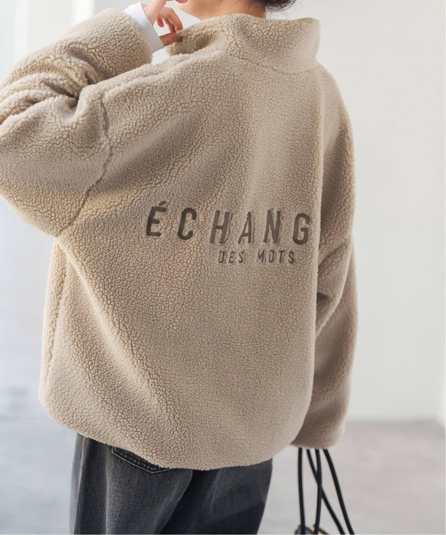 【スピック&スパン/Spick & Span】のリバーシブルボアブルゾン インテリア・キッズ・メンズ・レディースファッション・服の通販 founy(ファニー) 　ファッション　Fashion　レディースファッション　Fashion for Women　アウター　Coat / Outerwear Collection　ブルゾンジャケット・スポーティアウター　Blouson Jackets　タフタ　Taffeta, Structured Fabric　ブルゾン　Blouson, Bomber Jacket　ポケット　Pocket, Pocket Detail　リバーシブル　Reversible, Two-Sided　リラックス　Relax, Relaxed Fit　エレガント 上品　Elegant　冬　Winter / This Winter　ベージュ|ID: prp329100004645083 ipo3291000000033847399