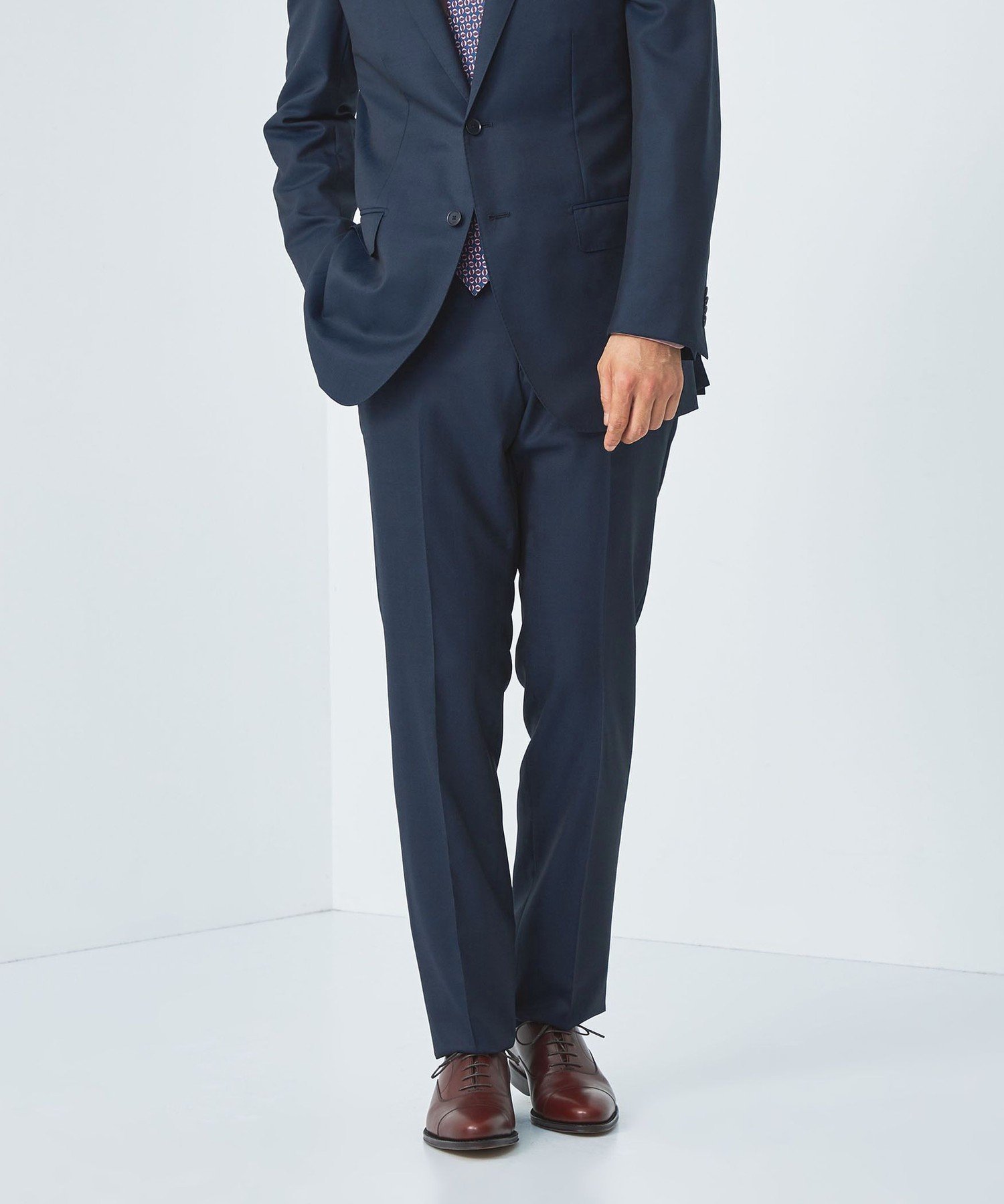 【その他のブランド/Other】のREDA サージ スリム ノープリーツ スーツパンツ インテリア・キッズ・メンズ・レディースファッション・服の通販 founy(ファニー) 　ファッション　Fashion　メンズファッション　Fashion for Men　ボトムス　Bottoms　おすすめ　Recommended / Our Picks　イタリア　Italy　ジャケット　Jacket, Outerwear　スリム　Slim, Slim Fit　スーツ　Suit, Formalwear　セットアップ　Set-Up, Coordinated Outfit　ビジネス 仕事 通勤　Business / Work / Commuting　フォーマル　Formal, Dressy　プリーツ　Pleats, Pleated　ベスト　Vest, Waistcoat　ベーシック　Basic, Essential　二次会　After Party　入学式　Entrance Ceremony　別注　Limited Edition, Custom Order　卒業式　Graduation Ceremony　結婚式　Wedding　ROYAL|ID: prp329100004645715 ipo3291000000033530679