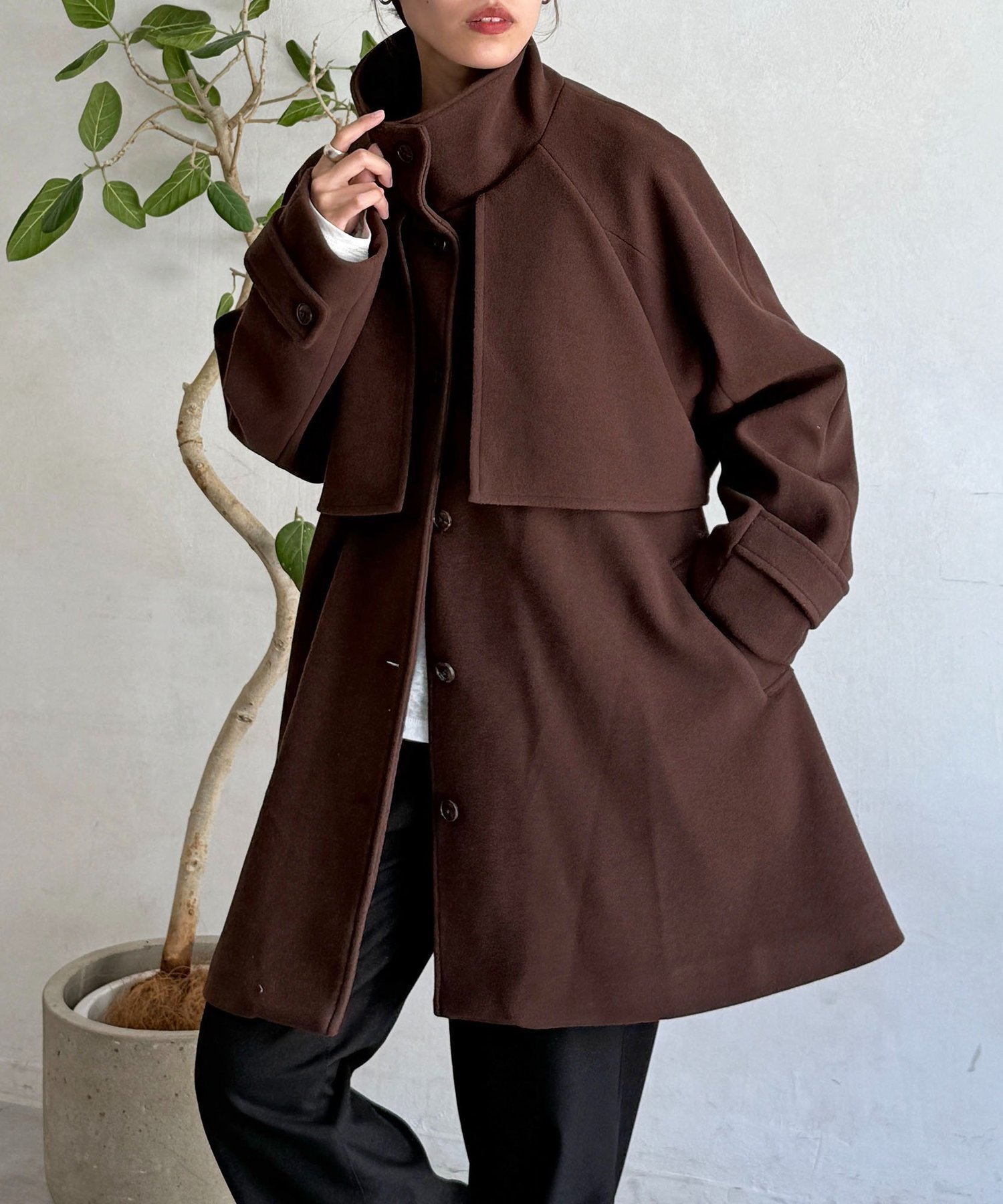【シーピーシーエム/CPCM】のケープ付き軽量メルトンミドルコート インテリア・キッズ・メンズ・レディースファッション・服の通販 founy(ファニー) 　ファッション　Fashion　レディースファッション　Fashion for Women　アウター　Coat / Outerwear Collection　コート・ロングコート・ピーコート　Long Coats, Peacoats & More　カットソー　Cut and Sewn Top　フレア　Flare, Flared　ベーシック　Basic, Essential　エレガント 上品　Elegant　軽量　Lightweight, Ultra Light　ブラウン|ID: prp329100004645962 ipo3291000000033532673