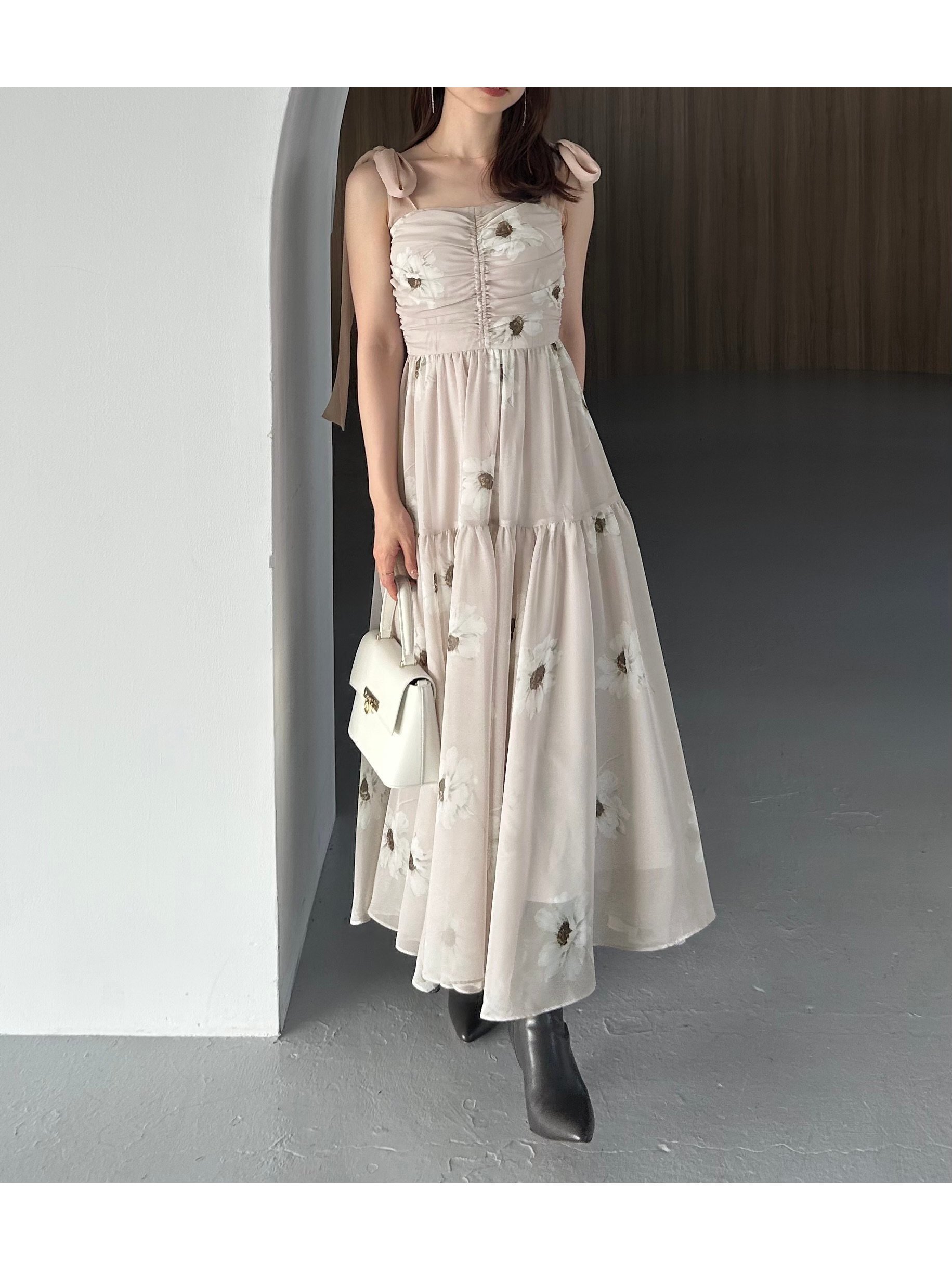 【スナイデル/SNIDEL】の【FLOWER COLLECTION】プリントショルダーリボンワンピース インテリア・キッズ・メンズ・レディースファッション・服の通販 founy(ファニー) 　ファッション　Fashion　レディースファッション　Fashion for Women　ワンピース　Dresses　イエロー　Yellow　シフォン　Chiffon, Lightweight Fabric　シャーリング　Shirring, Ruched　フィット　Fit, Slim Fit　プリント　Print, Printed Pattern　マーガレット　Marguerite, Daisy Pattern　ミックス　Mix, Mixed Style　無地　Plain, Solid Color　リボン　Ribbon, Bow　おすすめ　Recommended / Our Picks　エレガント 上品　Elegant　PBEG[036]|ID: prp329100004646072 ipo3291000000033533260