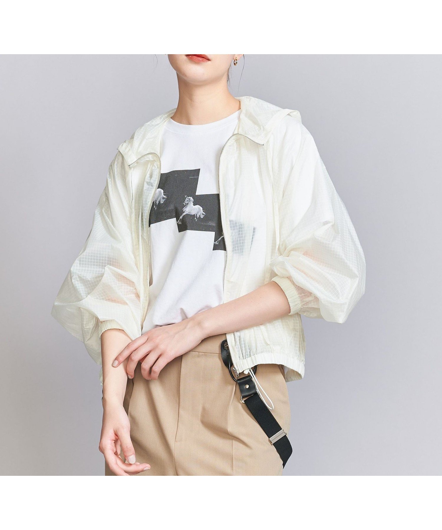 【ユナイテッドアローズ/UNITED ARROWS】のナイロン ショート フーディ インテリア・キッズ・メンズ・レディースファッション・服の通販 founy(ファニー) 　ファッション　Fashion　レディースファッション　Fashion for Women　おすすめ　Recommended / Our Picks　エアリー　Airy Texture　シアー　Sheer, See-Through　ショート　Short, Short Length　スリーブ　Sleeve, Long Sleeve / Short Sleeve　ドローコード　Drawcord, Drawstring Cord　ブルゾン　Blouson, Bomber Jacket　ボトム　Bottoms, Lower Wear　リラックス　Relax, Relaxed Fit　ワイド　Wide, Wide Fit　WHITE|ID: prp329100004646090 ipo3291000000033533501