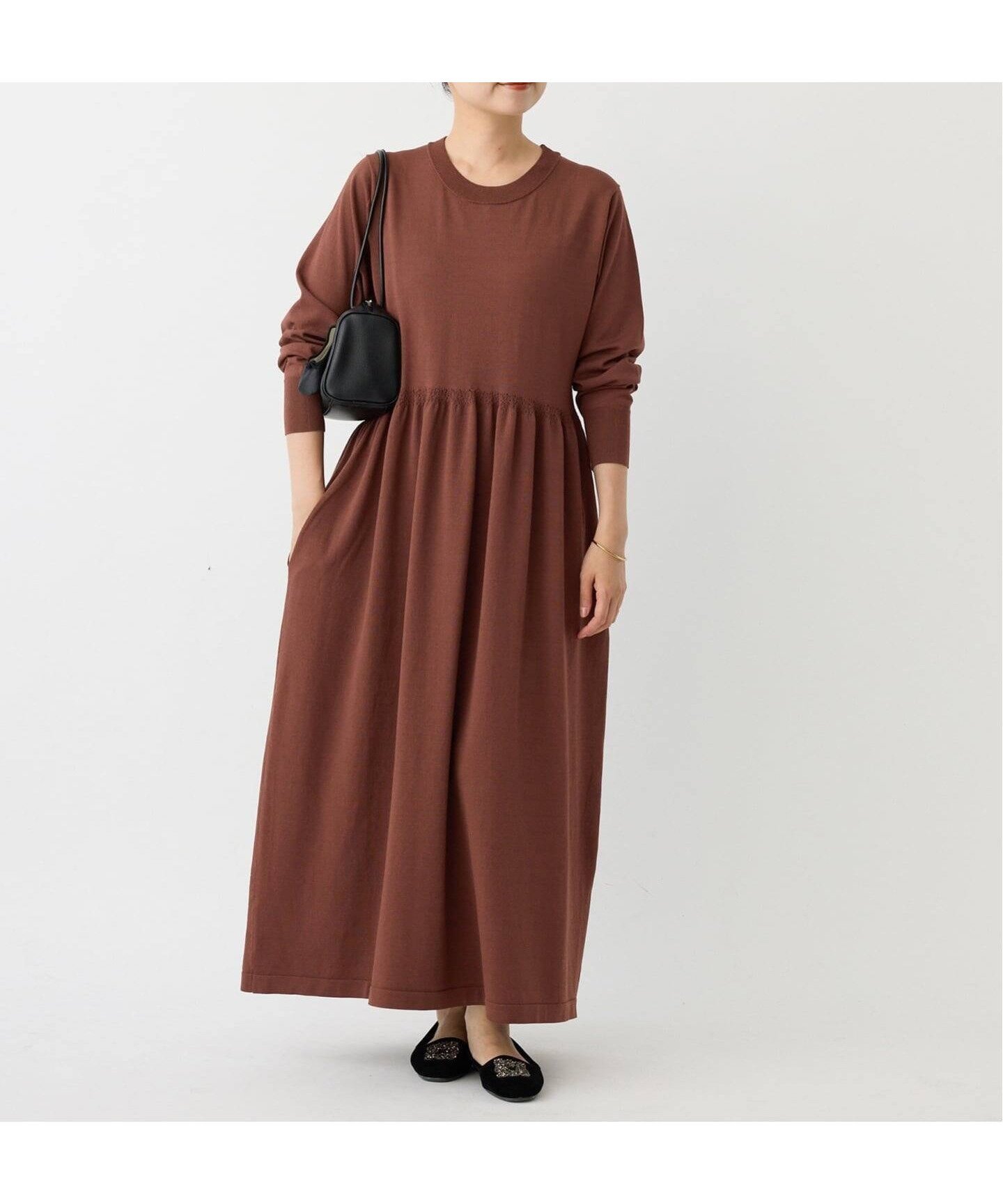 【イエナ/IENA】のクルーネックニットワンピース インテリア・キッズ・メンズ・レディースファッション・服の通販 founy(ファニー) 　ファッション　Fashion　レディースファッション　Fashion for Women　ワンピース　Dresses　ニットワンピース　Knit Dresses　2025年　2025　2025-2026秋冬・A/W　Autumn/Winter 2025–26 AW25–26　リラックス　Relax, Relaxed Fit　ブラウン|ID: prp329100004646133 ipo3291000000033533857