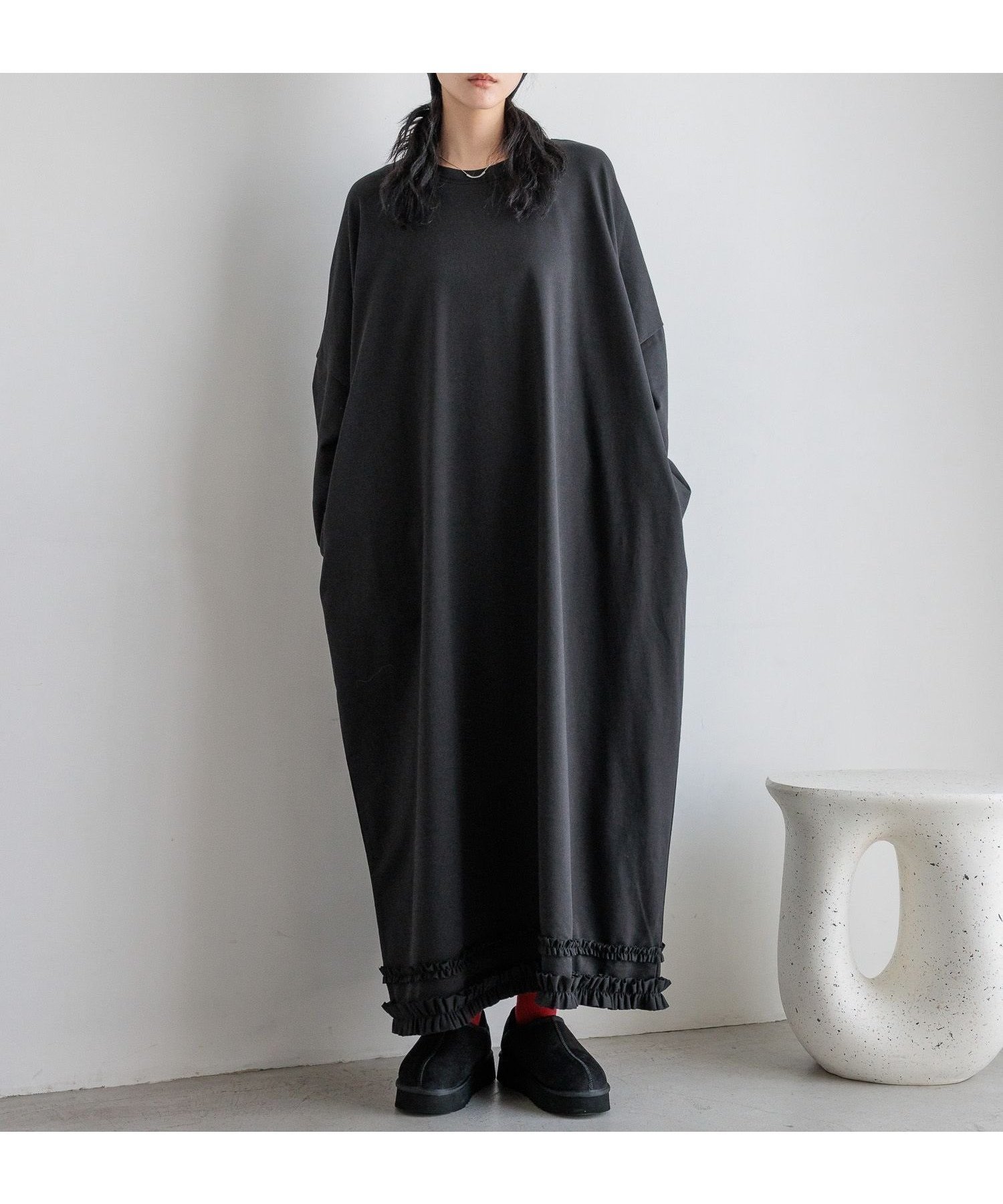 【ローリーズファーム/LOWRYS FARM】のモンスターフリルワンピース インテリア・キッズ・メンズ・レディースファッション・服の通販 founy(ファニー) 　ファッション　Fashion　レディースファッション　Fashion for Women　ワンピース　Dresses　ショルダー　Shoulder, Shoulder Strap　シンプル　Simple, Minimal　ジャケット　Jacket, Outerwear　ドロップ　Drop Shoulder, Dropped Style　フリル　Frill, Ruffle　ブルゾン　Blouson, Bomber Jacket　ポケット　Pocket, Pocket Detail　ブラック|ID: prp329100004646186 ipo3291000000033534244