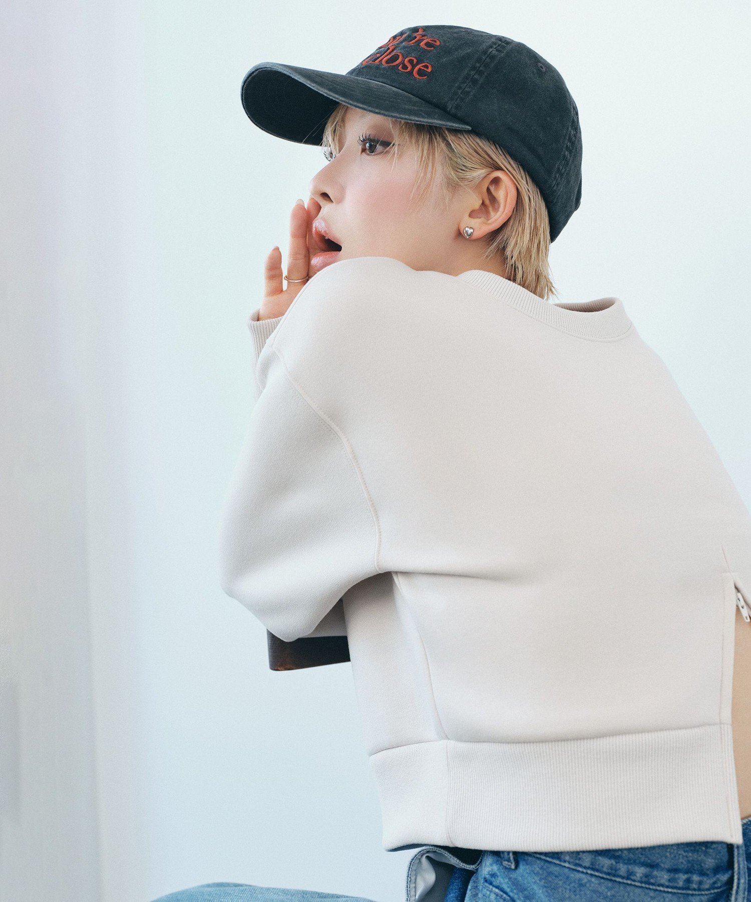 【ユナイテッドアローズ/UNITED ARROWS】の【ハンチさんコラボレーションアイテム】ジップカットソートップス -2WAY- インテリア・キッズ・メンズ・レディースファッション・服の通販 founy(ファニー) 　ファッション　Fashion　レディースファッション　Fashion for Women　トップス・カットソー　Cut & Sew Tops　カットソー・ベーシックTシャツ　Cut-and-Sewn Tops / Stretch Tees & Basics　おすすめ　Recommended / Our Picks　キャップ　Cap, Baseball Cap　ショート　Short, Short Length　シンプル　Simple, Minimal　ジップ　Zip, Zipper　トレンド　Trend, Trending Now　ワイド　Wide, Wide Fit　OFF WHITE|ID: prp329100004646205 ipo3291000000033534357
