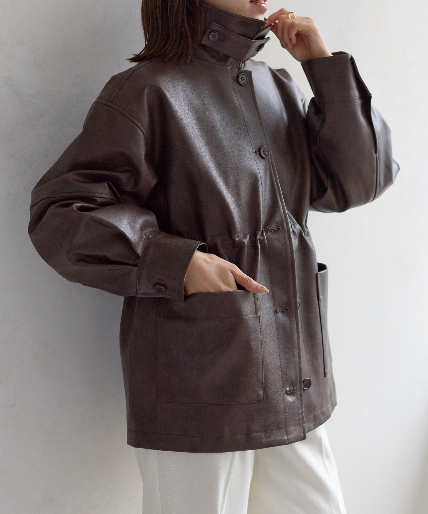 【ゼヴォン/Thevon】のスタンドネック合皮カバーオール インテリア・キッズ・メンズ・レディースファッション・服の通販 founy(ファニー) 　ファッション　Fashion　レディースファッション　Fashion for Women　2025年　2025　2025-2026秋冬・A/W　Autumn/Winter 2025–26 AW25–26　アクセサリー　Fashion Accessories　スタンド　Stand Collar, Upright Stand　スニーカー　Sneakers, Trainers　タートルネック　Turtleneck, High Neck　フェミニン　Feminine, Girly　エレガント 上品　Elegant　冬　Winter / This Winter　秋　Autumn　ブラウン|ID: prp329100004646211 ipo3291000000033534401