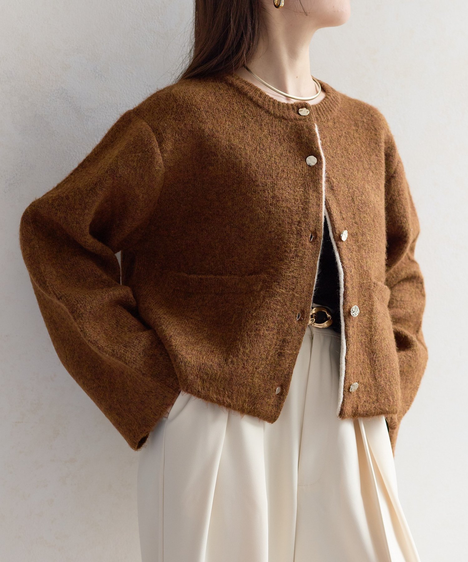 【ゼヴォン/Thevon】のGOLDボタンニットジャケット インテリア・キッズ・メンズ・レディースファッション・服の通販 founy(ファニー) 　ファッション　Fashion　レディースファッション　Fashion for Women　アウター　Coat / Outerwear Collection　レディースジャケット・軽アウター　Jackets　2025年　2025　2025-2026秋冬・A/W　Autumn/Winter 2025–26 AW25–26　おすすめ　Recommended / Our Picks　シンプル　Simple, Minimal　ジャケット　Jacket, Outerwear　スニーカー　Sneakers, Trainers　デニム　Denim, Jeans Material　エレガント 上品　Elegant　冬　Winter / This Winter　秋　Autumn　キャメル|ID: prp329100004646223 ipo3291000000033534475