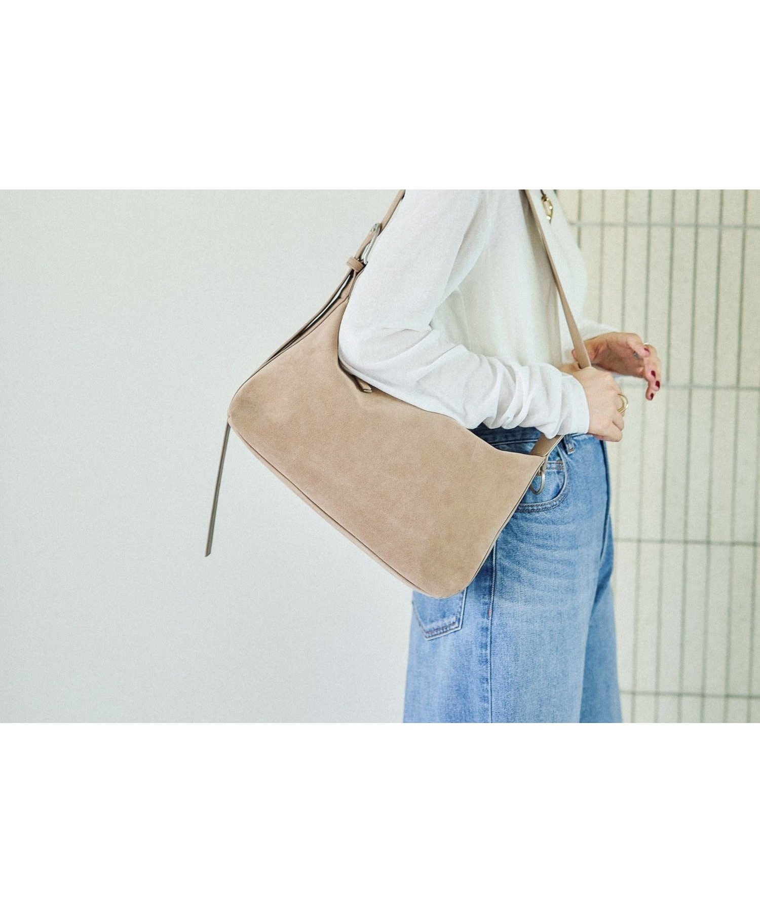 【レプシィム ローリーズファーム/LEPSIM LOWRYS FARM】のフェイクレザースクエアショルダー インテリア・キッズ・メンズ・レディースファッション・服の通販 founy(ファニー) 　ファッション　Fashion　レディースファッション　Fashion for Women　インナー　Innerwear　キーホルダー　Keychain, Key Holder　ショルダー　Shoulder, Shoulder Strap　ジップ　Zip, Zipper　チャーム　Charm, Pendant　トレンド　Trend, Trending Now　フェイクレザー　Faux Leather, PU Leather　ポケット　Pocket, Pocket Detail　メタル　Metal, Metal Parts　ロング　Long, Long-Length　ベージュ×スウェード51|ID: prp329100004646372 ipo3291000000033536120