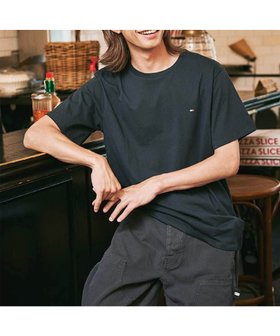【トミーヒルフィガー/TOMMY HILFIGER】の【オンライン限定】トミーヒルフィガー ワンポイントロゴクルーネックオーバーサイズTシャツ 人気、トレンドファッション・服の通販 founy(ファニー) ファッション Fashion レディースファッション Fashion for Women トップス・カットソー Cut & Sew Tops シャツ・ブラウス・オフィスカジュアル Elegant Blouses & Button-Ups ロングTシャツ・Tシャツ Longline T-Shirts & Tees アメリカン American Style インナー Innerwear クラシック Classic, Timeless Style ジャケット Jacket, Outerwear ストレッチ Stretch, Stretchy Fabric スマート Smart, Elegant デニム Denim, Jeans Material 人気 Popular, Best Seller フィット Fit, Slim Fit モダン Modern, Contemporary ワンポイント One Point, Statement Accent おすすめ Recommended / Our Picks ゴルフ Golf |ID:prp329100004646420